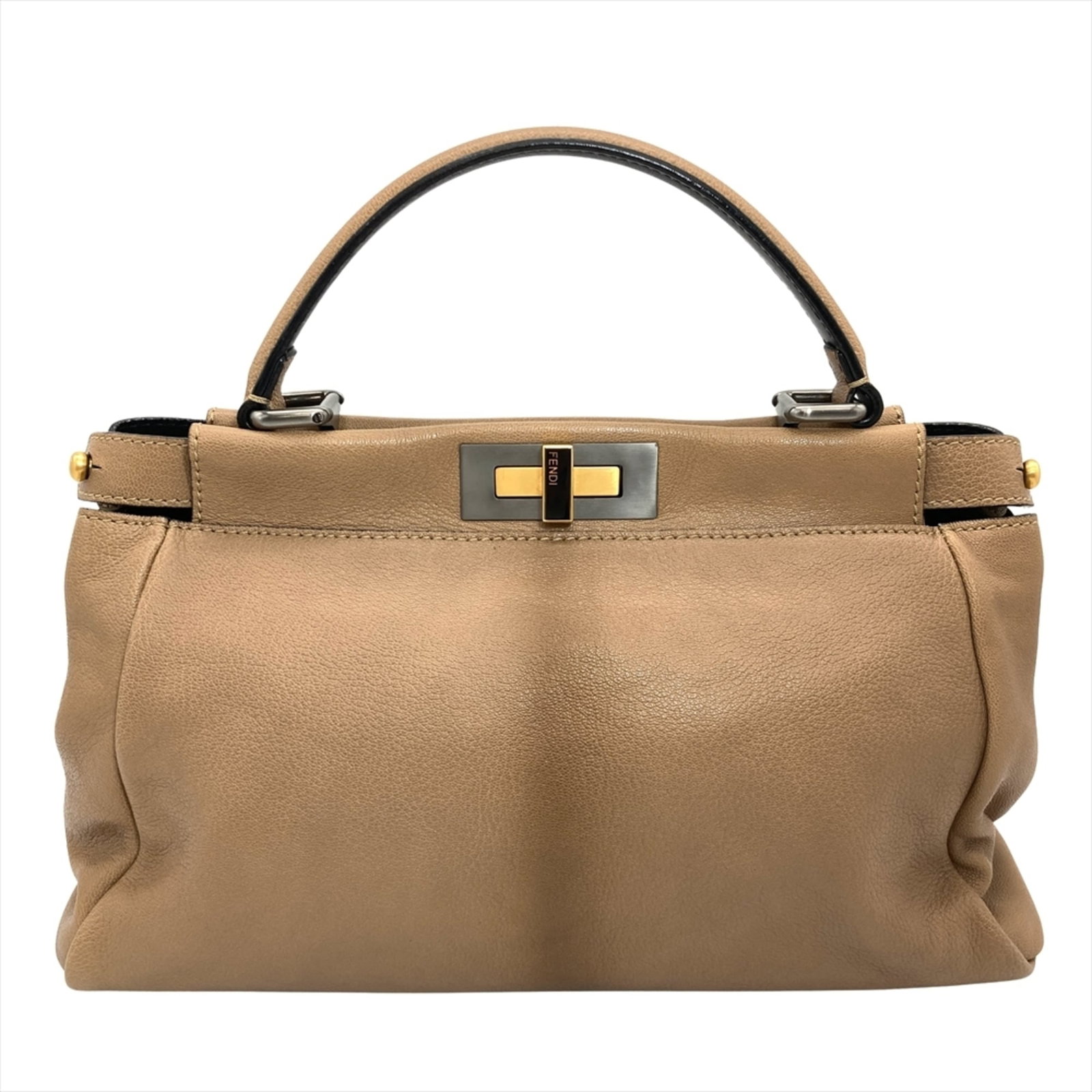 Fendi leather handbag: Fendi leather handbag Camel-colored Fendi leather handbag with gold and silver hardware, measuring 22cm x 33cm x 12cm. This stylish bag features high-quality leather construction and elegant design el