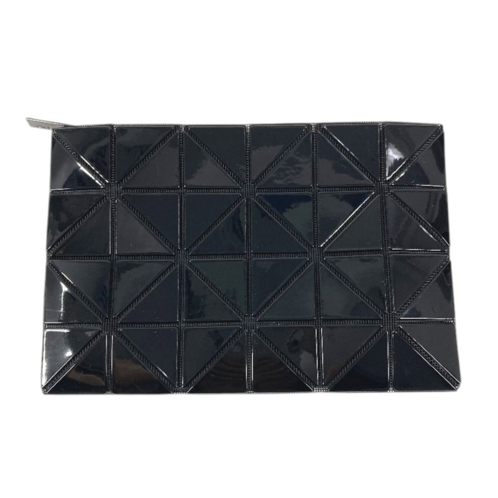 Issey Miyake Clutch Bag Handbag Pvc: Issey Miyake Clutch Bag Handbag Pvc The Issey Miyake Clutch Bag Handbag Pvc features a sleek black PVC design, characteristic of the brand's signature style. Measuring 16cm x 24cm, this compact clutch