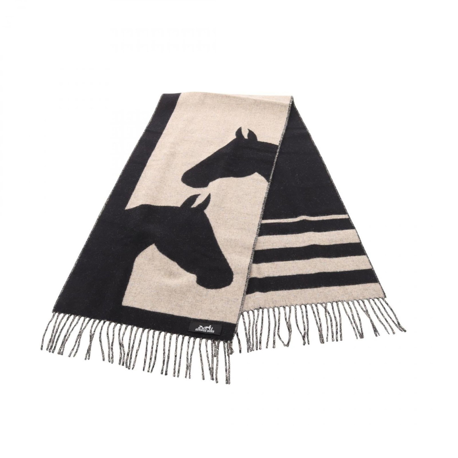 Cashmere Shawl Hermes: Cashmere Shawl Hermes Cashmere Shawl from Hermes, featuring a soft beige color and luxurious cashmere material. This shawl measures 1.56m x 32cm, making it a stylish accessory for any occasion. With i