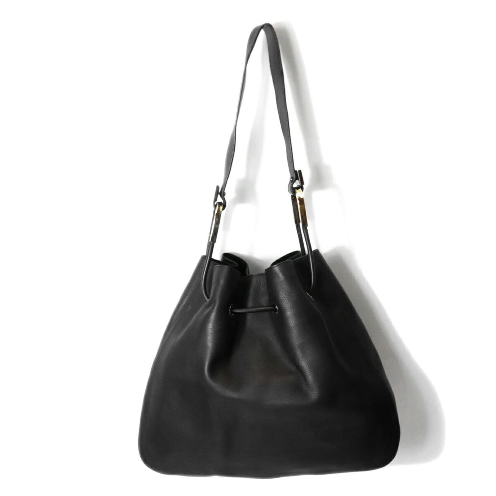 Gucci Shoulder Bag Leather: Gucci Shoulder Bag Leather Black Gucci leather shoulder bag with classic design and sleek dimensions, measuring 28cm x 30cm x 6cm. Made from high-quality leather, this stylish accessory features a