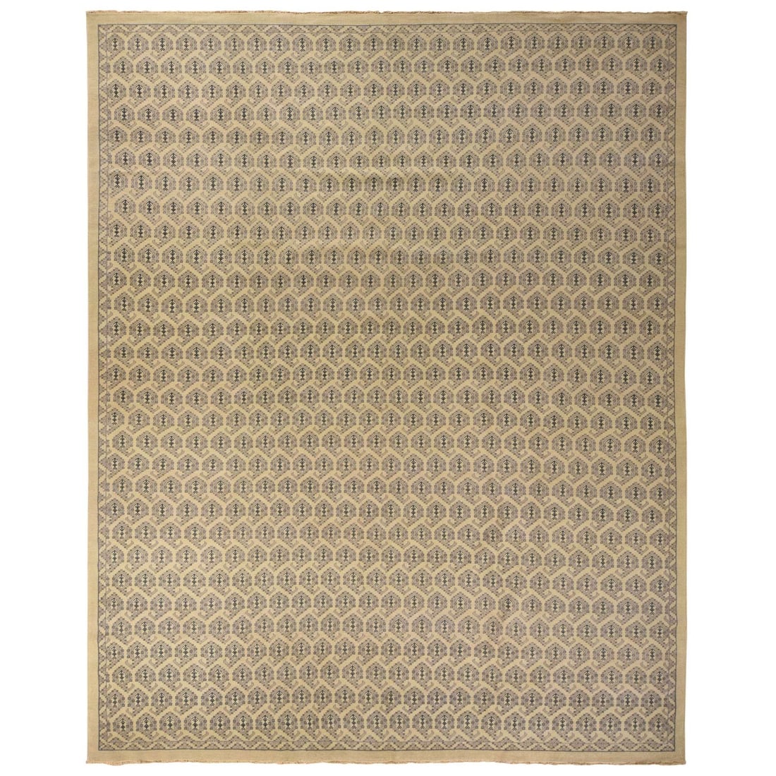 11'8"x14'9" White Turkish Knot Design Wool Hand Knotted Oversized Rug: 11'8"x14'9" White Turkish Knot Design Wool Hand Knotted Oversized Rug The 11'8"x14'9" White Turkish Knot Design Wool Hand Knotted Oversized Rug boasts an impressive size and intricate hand-knotted des