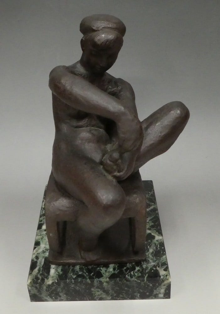 Japanese Bronze Sculpture Woman Cutting Nails by Fujii Koyu: Japanese Bronze Sculpture Woman Cutting Nails by Fujii Koyu Item Specifics: Artist: Fujii Koyu Subject: Woman Cutting Nails Material: Bronze Style: Japanese Year Of Production: 1961 Product