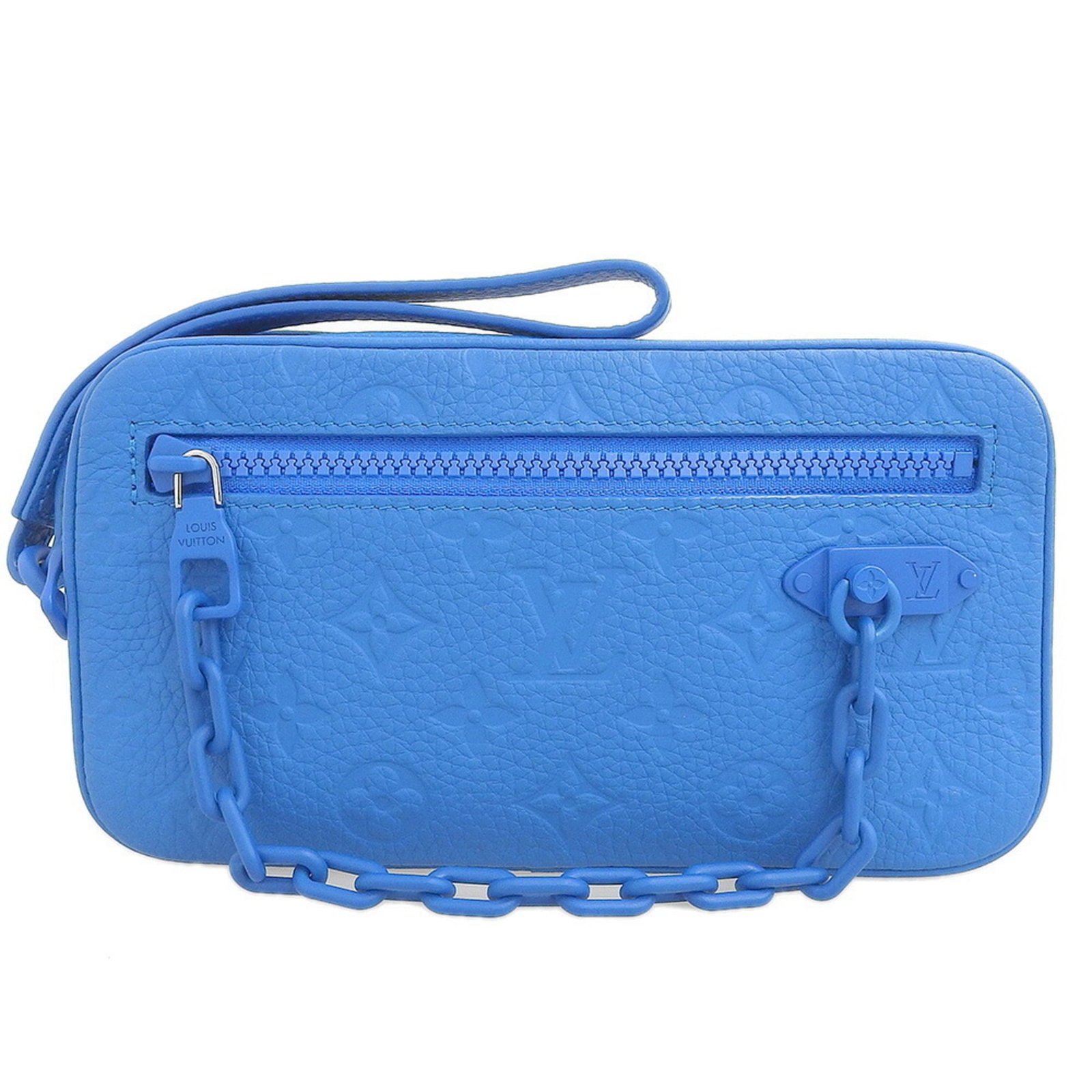 Clutch Bag Pochette Leather from Louis Vuitton: Clutch Bag Pochette Leather from Louis Vuitton Taurillon leather from Louis Vuitton, this pochette clutch bag boasts a striking blue hue and sleek design. Measuring 12cm x 21.5cm x 4.5cm, it offers a