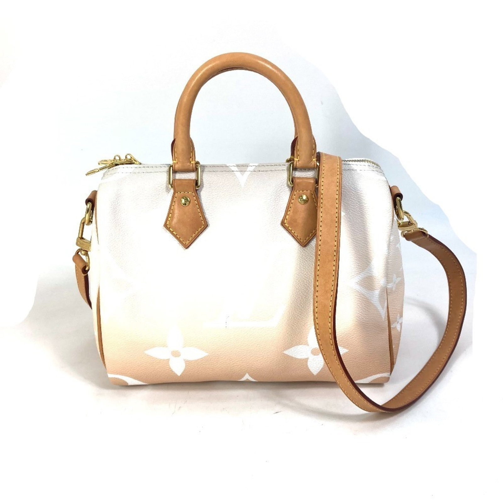 Boston Monogram Louis Vuitton Handbag Bag Shoulder: Boston Monogram Louis Vuitton Handbag Bag Shoulder The Louis Vuitton Boston Monogram bag boasts its iconic orange monogram pattern, adding a pop of vibrant color to any outfit. With a spacious interio