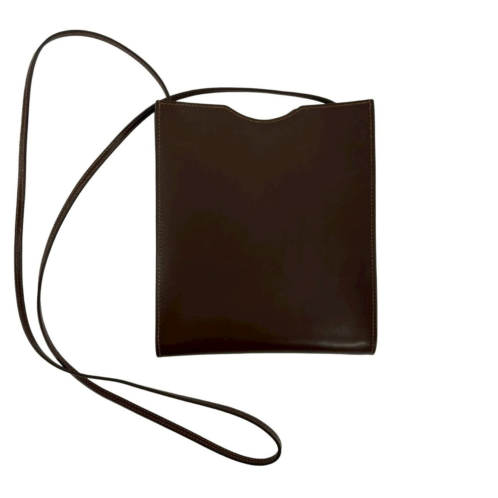 Hermes Pochette Shoulder Bag Leather: Hermes Pochette Shoulder Bag Leather Brown leather Pochette shoulder bag from Hermes, measuring 19cm x 16cm x 2cm. This classic design showcases the timeless elegance of Hermes' signature