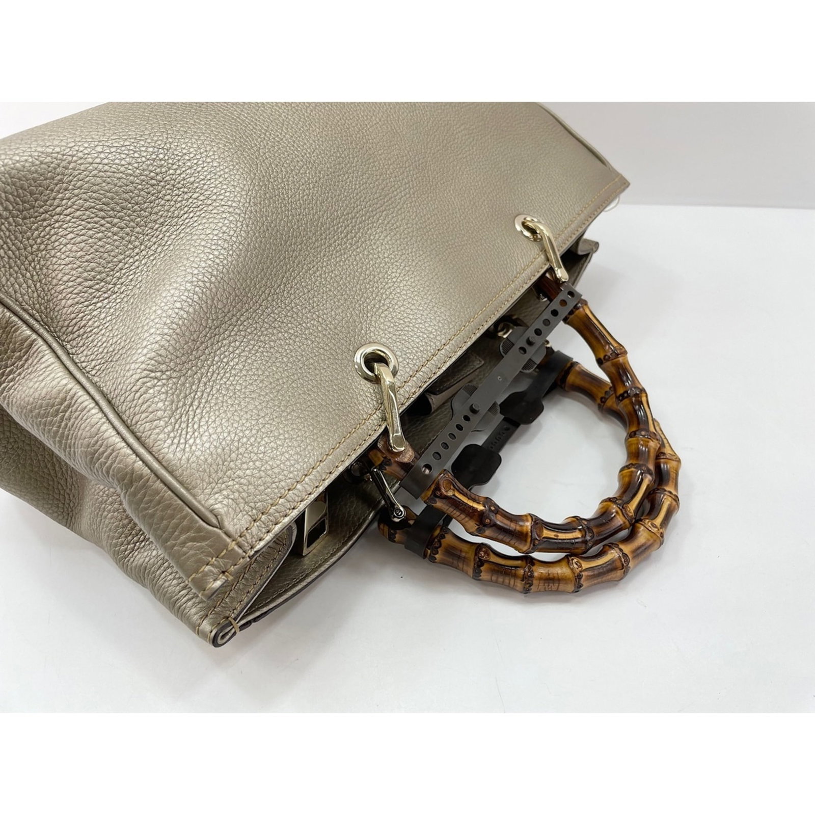 Handbag by Gucci - 10