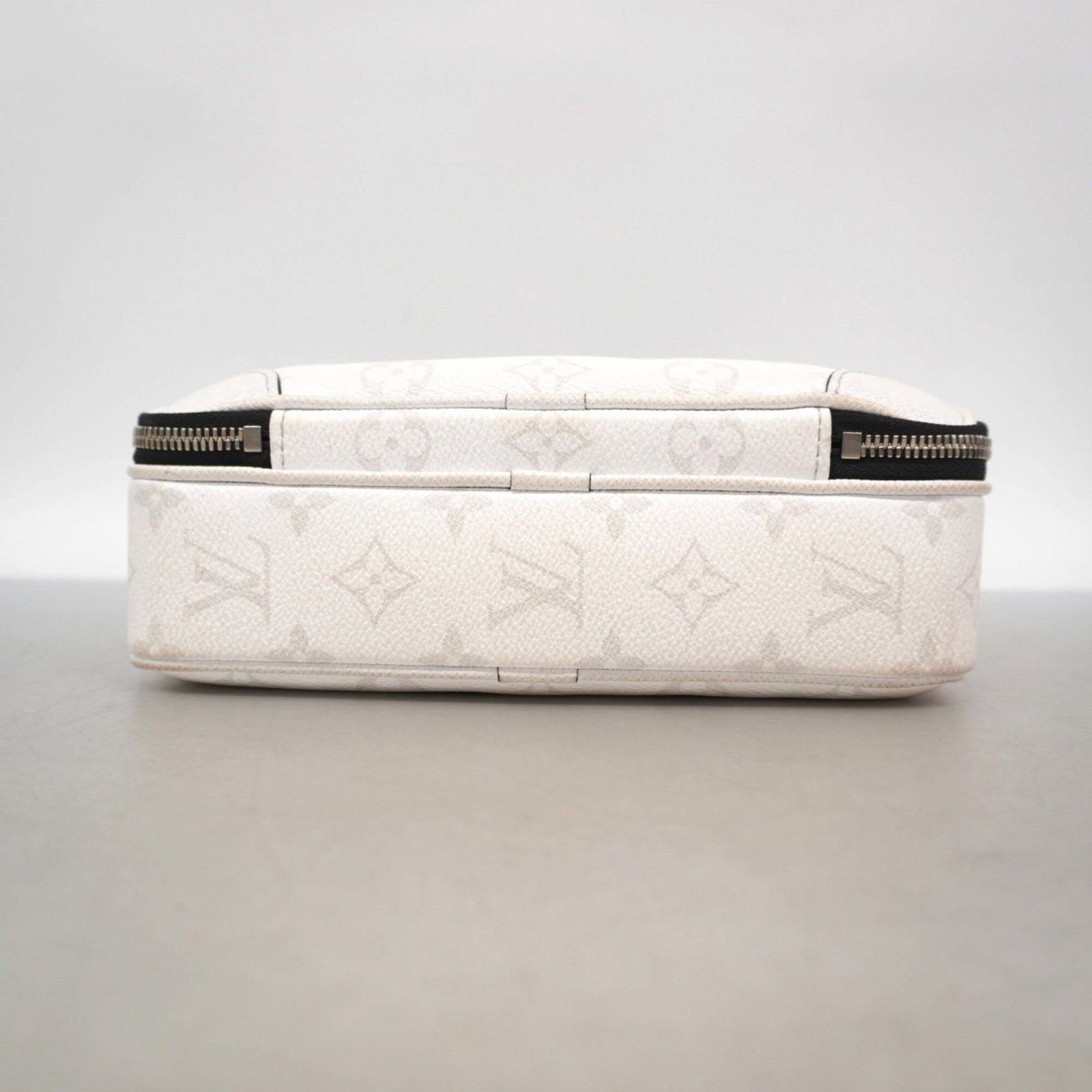 Louis Vuitton Shoulder Bag - 3