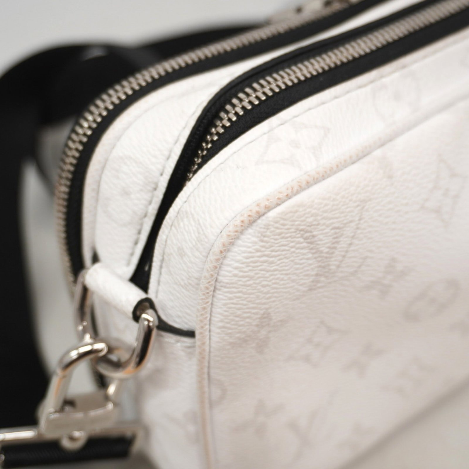 Louis Vuitton Shoulder Bag - 7