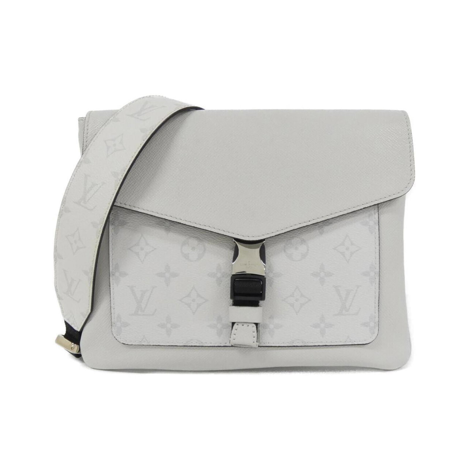 Louis Vuitton Shoulder Bag Coated Canvas: Louis Vuitton Shoulder Bag Coated Canvas Coated canvas construction provides durability and style to this white Louis Vuitton Taigarama shoulder bag. Measuring 22cm x 28cm x 2cm, it features a silver