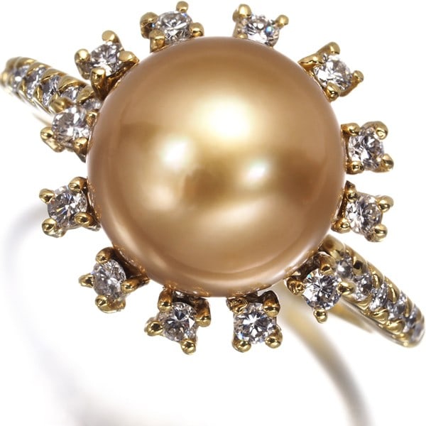Golden South Sea Pearl 10.0-10.1Mm Diamond 0.38Ct Flower Ring 18K Yg: Golden South Sea Pearl 10.0-10.1Mm Diamond 0.38Ct Flower Ring 18K Yg 18k yellow gold ring features a stunning South Sea pearl measuring 10.0-10.1mm, accompanied by a total of 0.38ct diamond. The elega