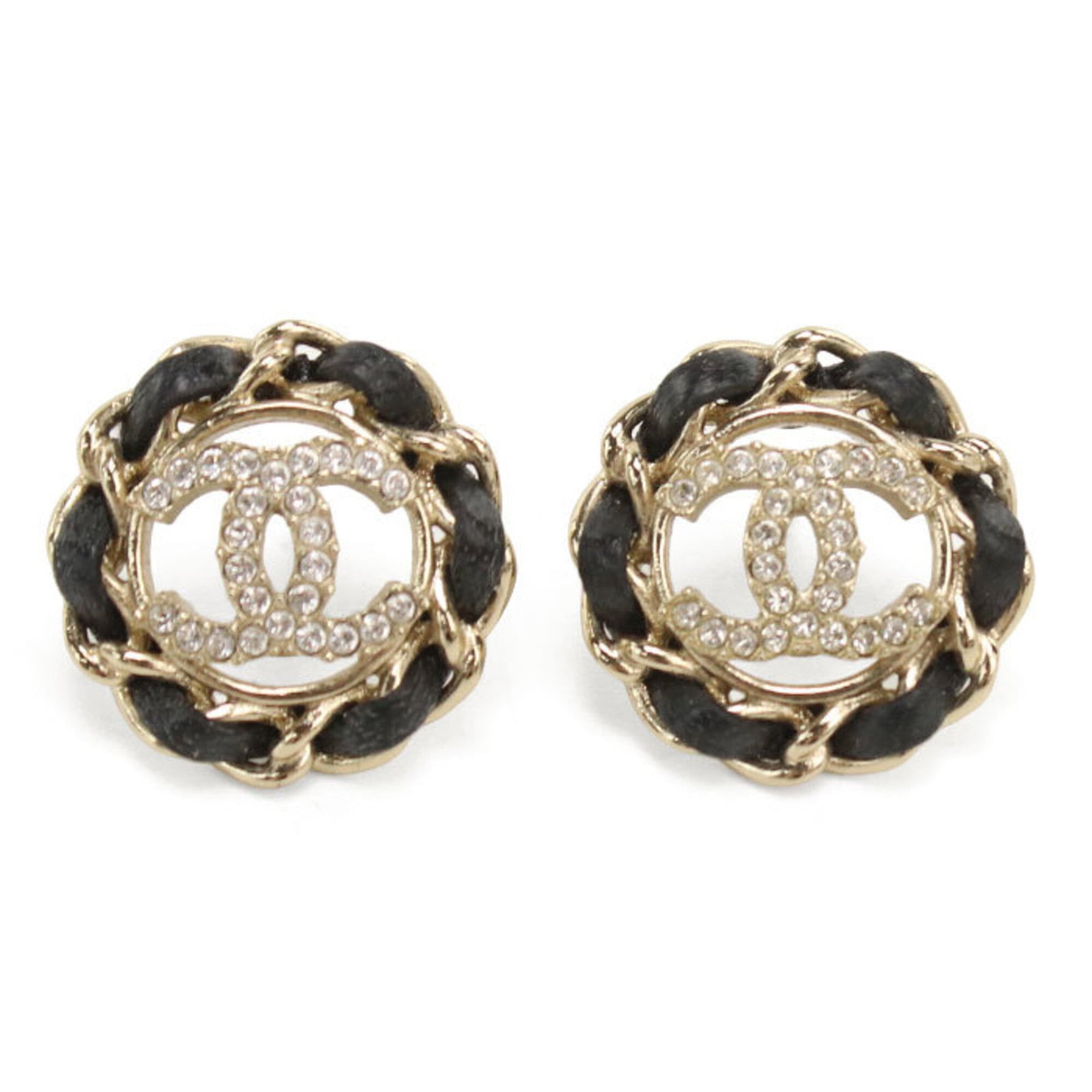 Metal stud earrings by Chanel: Metal stud earrings by Chanel Metal stud earrings by Chanel, crafted from gold metal with a precise size of 18.00mm x 18.00mm, offer a sleek and sophisticated design. Made in Italy, these earrings sho