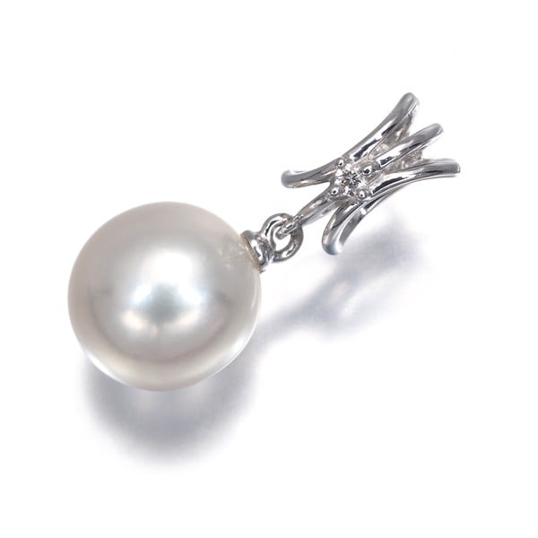 Tasaki Pendant Akoya Pearl 8.3Mm Diamond 0.01Ct Openwork 18K Wg: Tasaki Pendant Akoya Pearl 8.3Mm Diamond 0.01Ct Openwork 18K Wg 18k White Gold Pendant Features an 8.3mm Akoya Pearl and 0.01ct Diamond in Openwork Design, Showcasing a Cultured Akoya Pearl with a Com