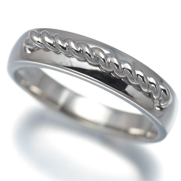 Twist Platinum Ring 900: Twist Platinum Ring 900 Twist Platinum Ring 900 boasts a sleek design with a 4.5mm wide band, featuring a base metal width of 3.4mm at the shank. Made from high-quality platinum material (900 / Platin