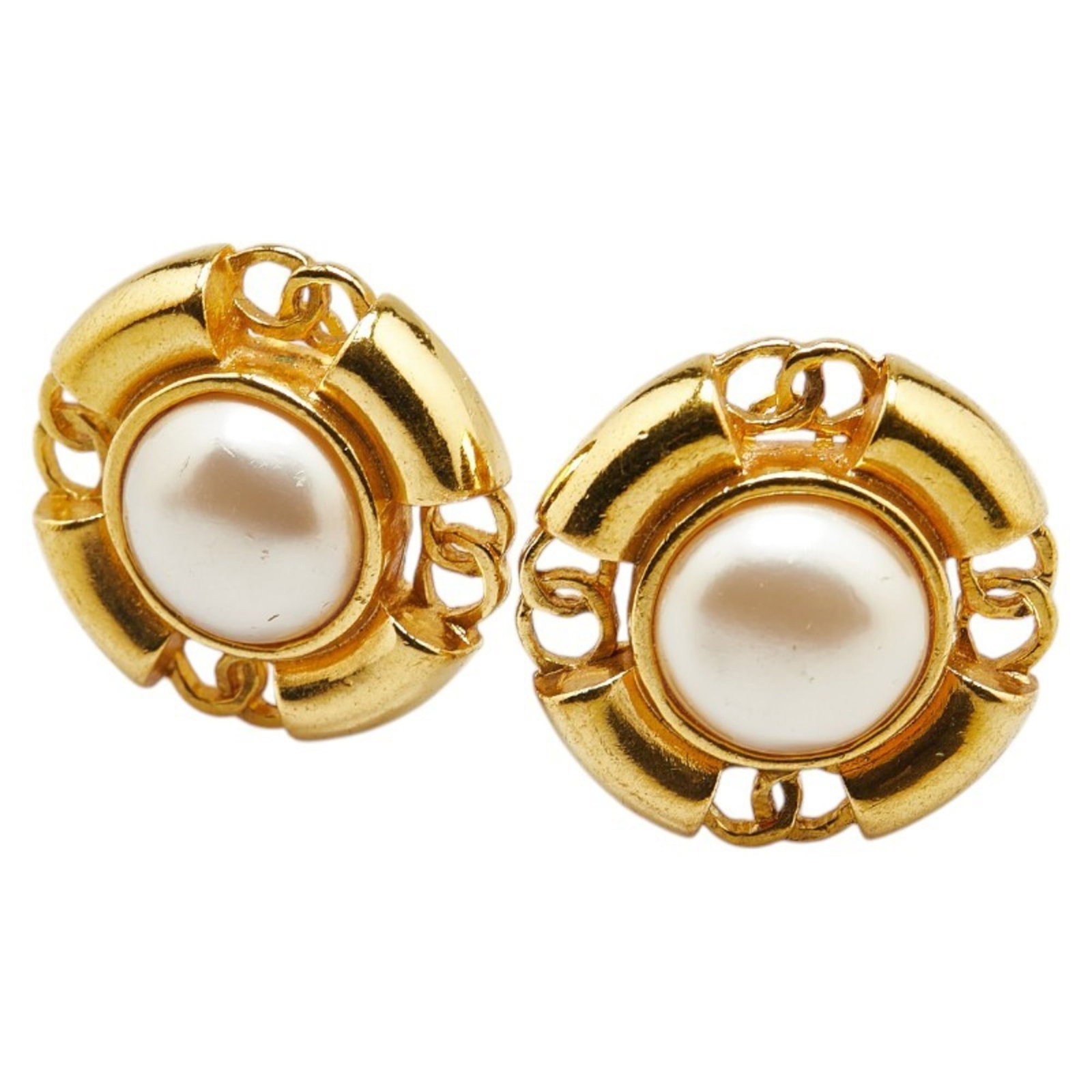 Chanel Clip Earrings Gold Plating: Chanel Clip Earrings Gold Plating Gold-plated by the iconic French fashion house Chanel, these clip earrings boast a sleek and sophisticated design. Featuring artificial pearl accents in a rich gold h