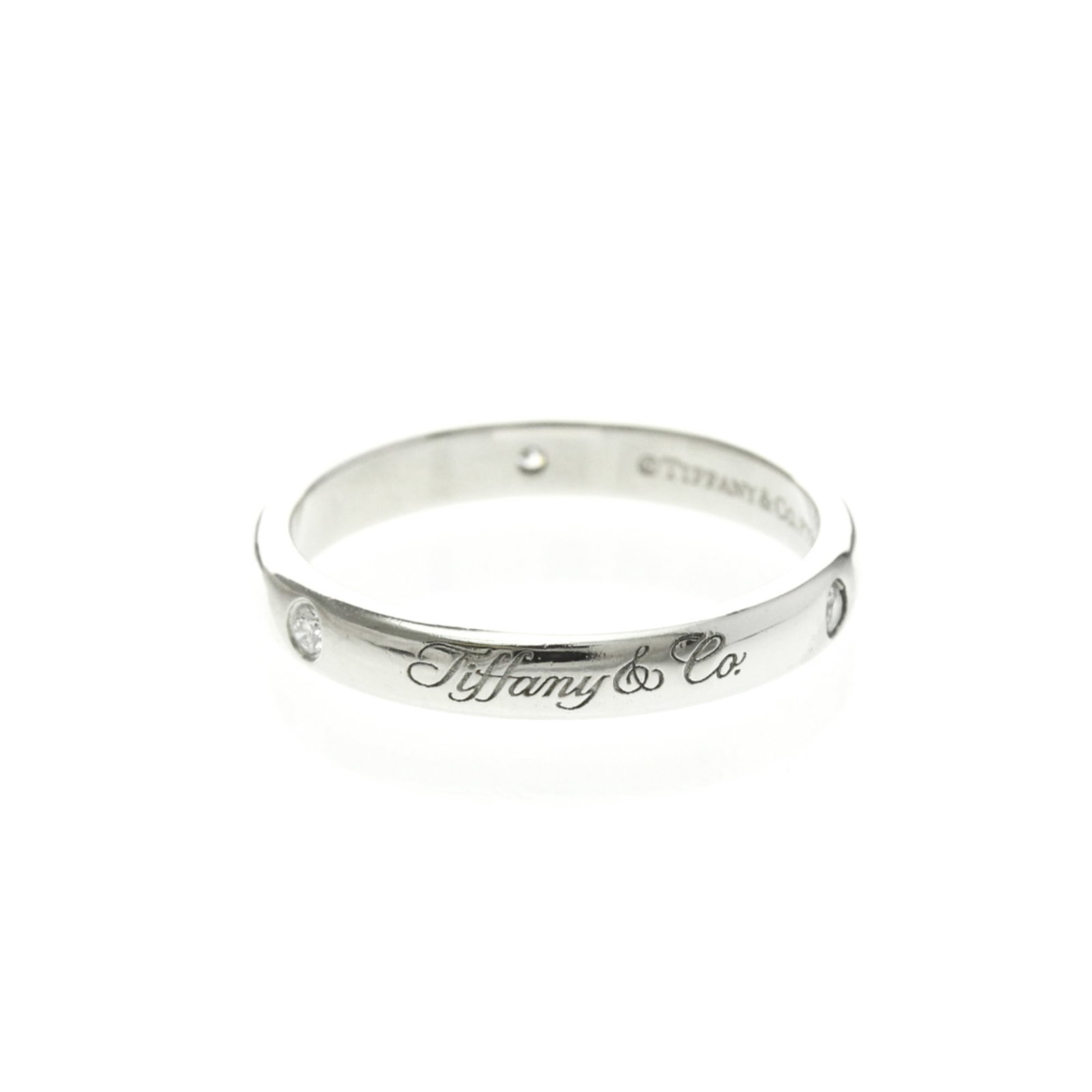 Tiffany Wedding Ring Platinum: Tiffany Wedding Ring Platinum Tiffany's Lucida Diamond Ring in Platinum showcases a sleek, modern design with a 3mm diamond stone set against the rich backdrop of platinum metal. The ring's US size 6