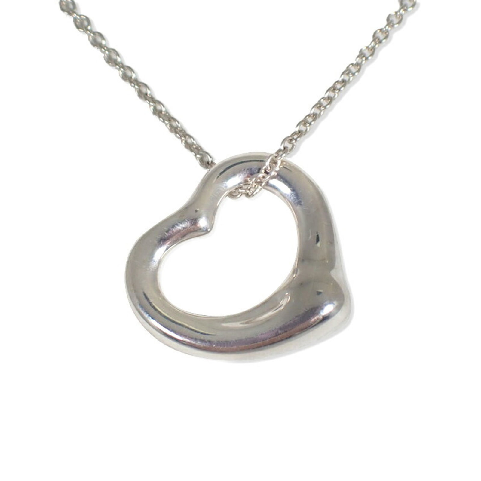 Co. Tiffany & 925 Necklace Pendant Heart: Co. Tiffany & 925 Necklace Pendant Heart Sterling silver 925 necklace pendant heart, featuring a 14.2mm x 15.9mm pendant with a 40.5 cm / 15.94'' neck circumference, crafted from high-quality material