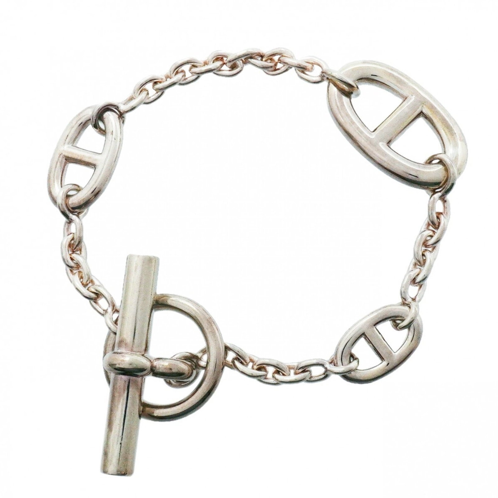 Hermes charm bracelet silver 925: Hermes charm bracelet silver 925 Silver 925 charm bracelet from Hermes, measuring 15cm in length. This elegant piece features the iconic brand's signature style with its silver 925 material and sleek