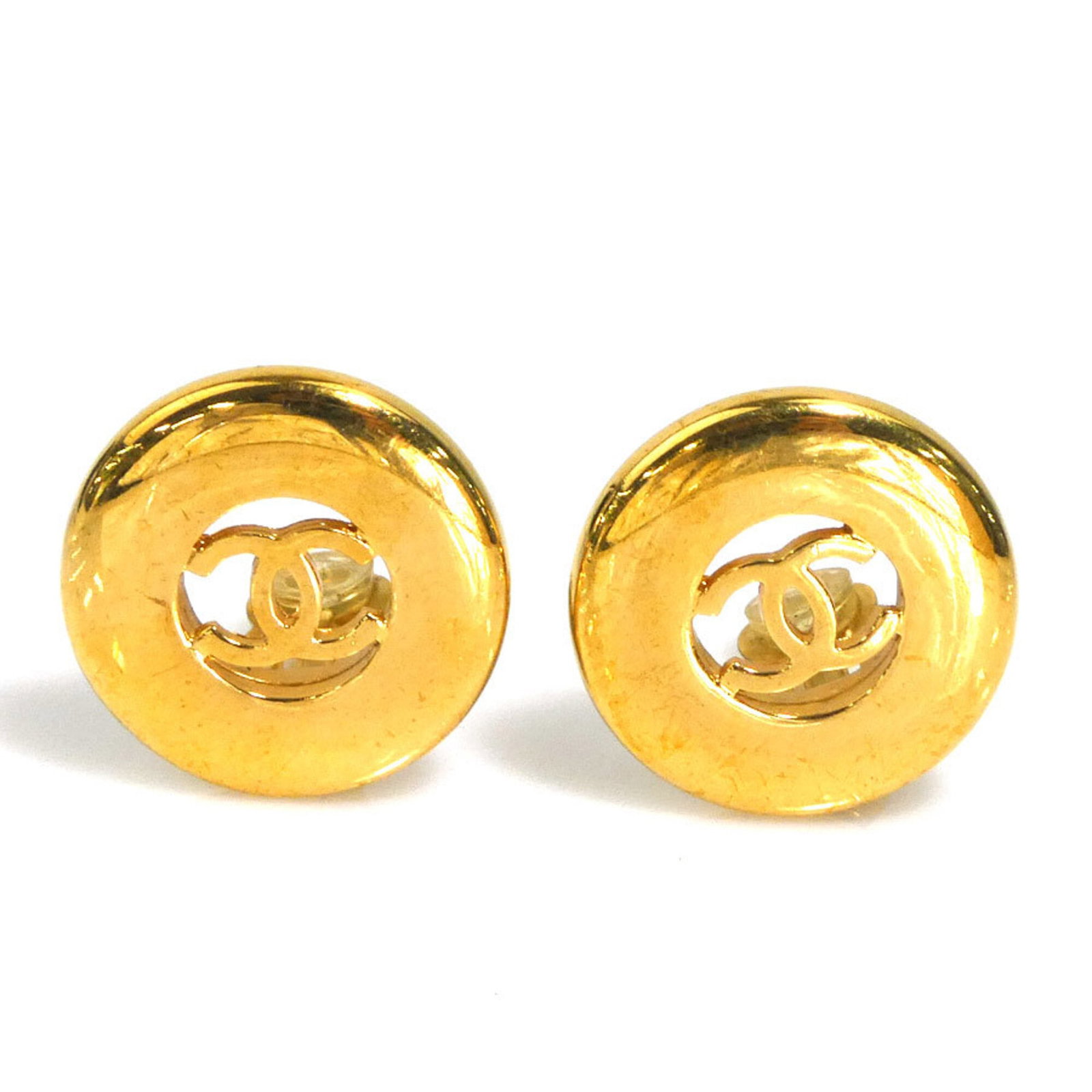 Chanel Clip Earrings Metal: Chanel Clip Earrings Metal Chanel Clip Earrings Metal are crafted from gold, a luxurious metal choice for these elegant clip earrings. Made in France, they showcase the brand's attention to detail and