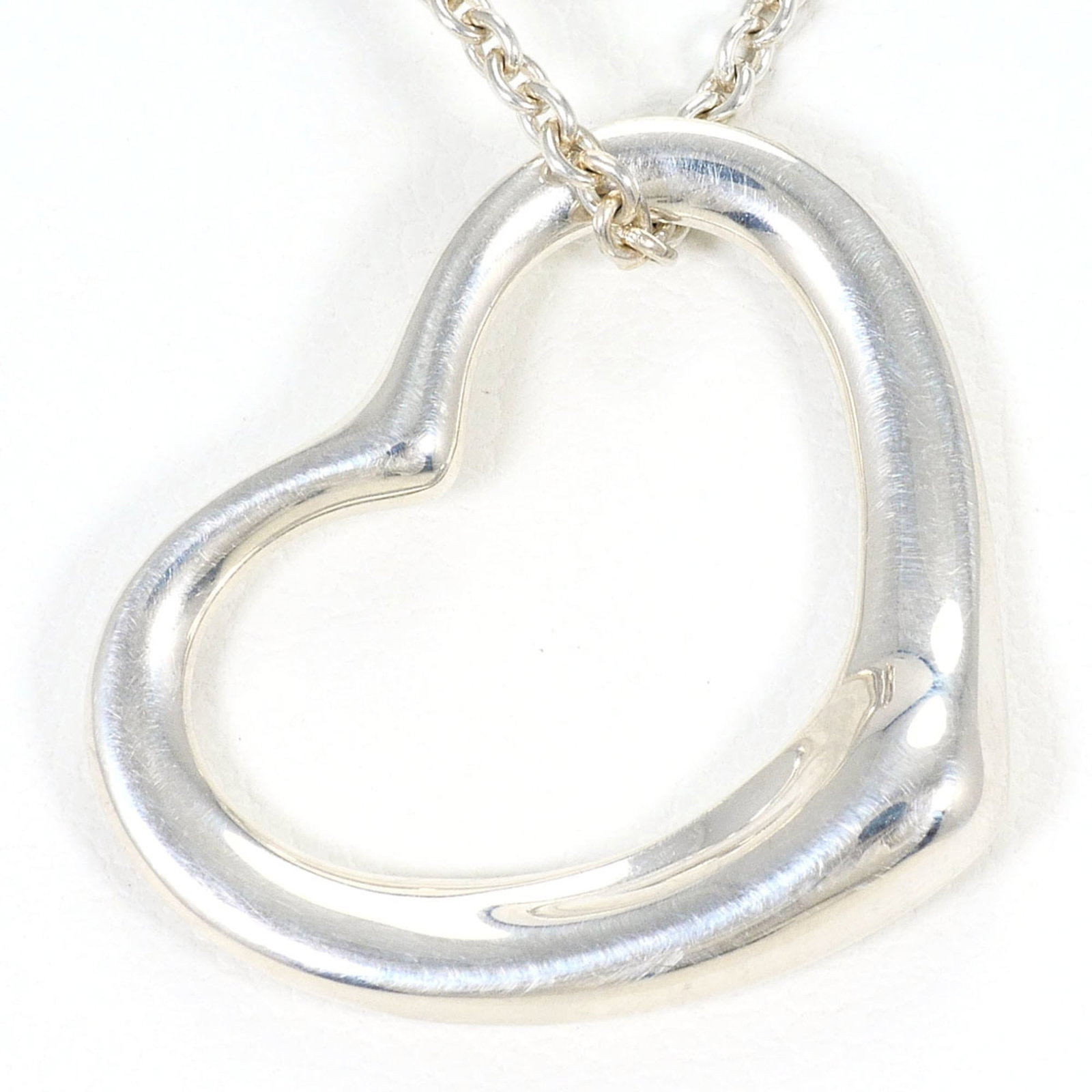 Tiffany & Co. Open Heart Silver Necklace Total Weight 5.5G 40Cm Like New Condition.: Tiffany & Co. Open Heart Silver Necklace Total Weight 5.5G 40Cm Like New Condition. Silver Tiffany & Co. Open Heart Necklace, weighing 5.5g and measuring 40cm in circumference, features an 18mm x 22mm