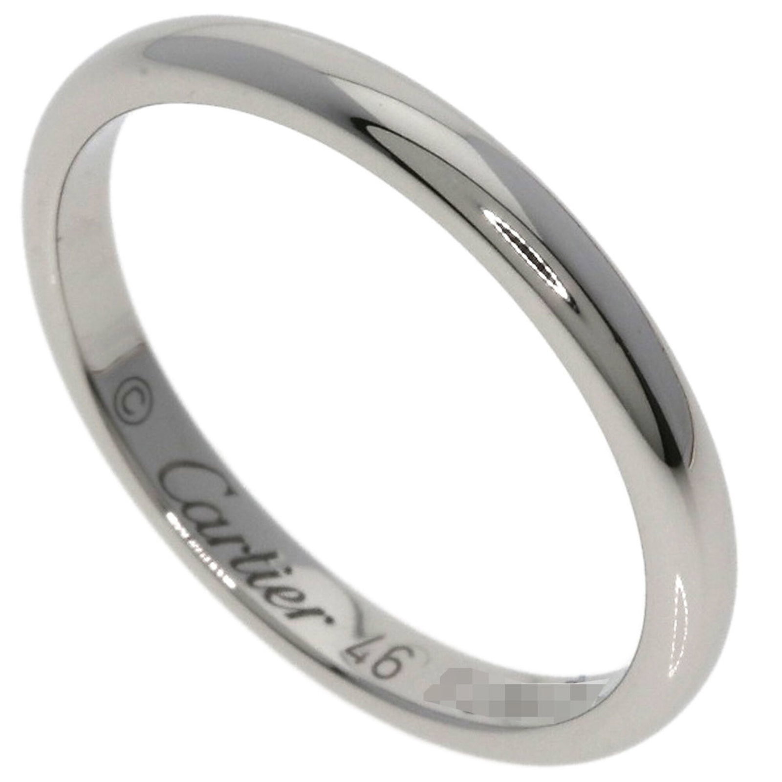 Platinum 950 Cartier Band Ring: Platinum 950 Cartier Band Ring Platinum 950 Cartier Band Ring features a sleek design with a silver finish, set in platinum 950 material. This US size 3.5 band ring showcases the brand's signature sty