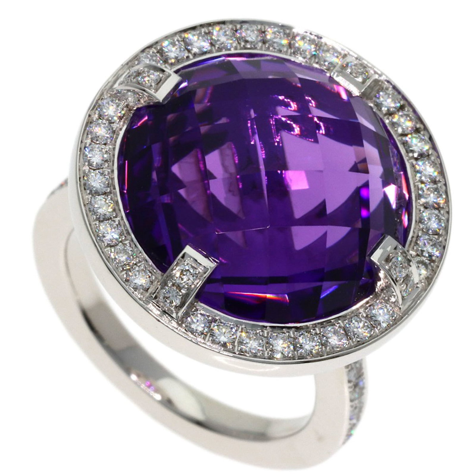 Chaumet Band Ring White Gold (18K): Chaumet Band Ring White Gold (18K) Chaumet's band ring showcases elegant simplicity with its white gold (18K) design, adorned with an amethyst and diamond. This US size 4.5 ring offers a classic look 