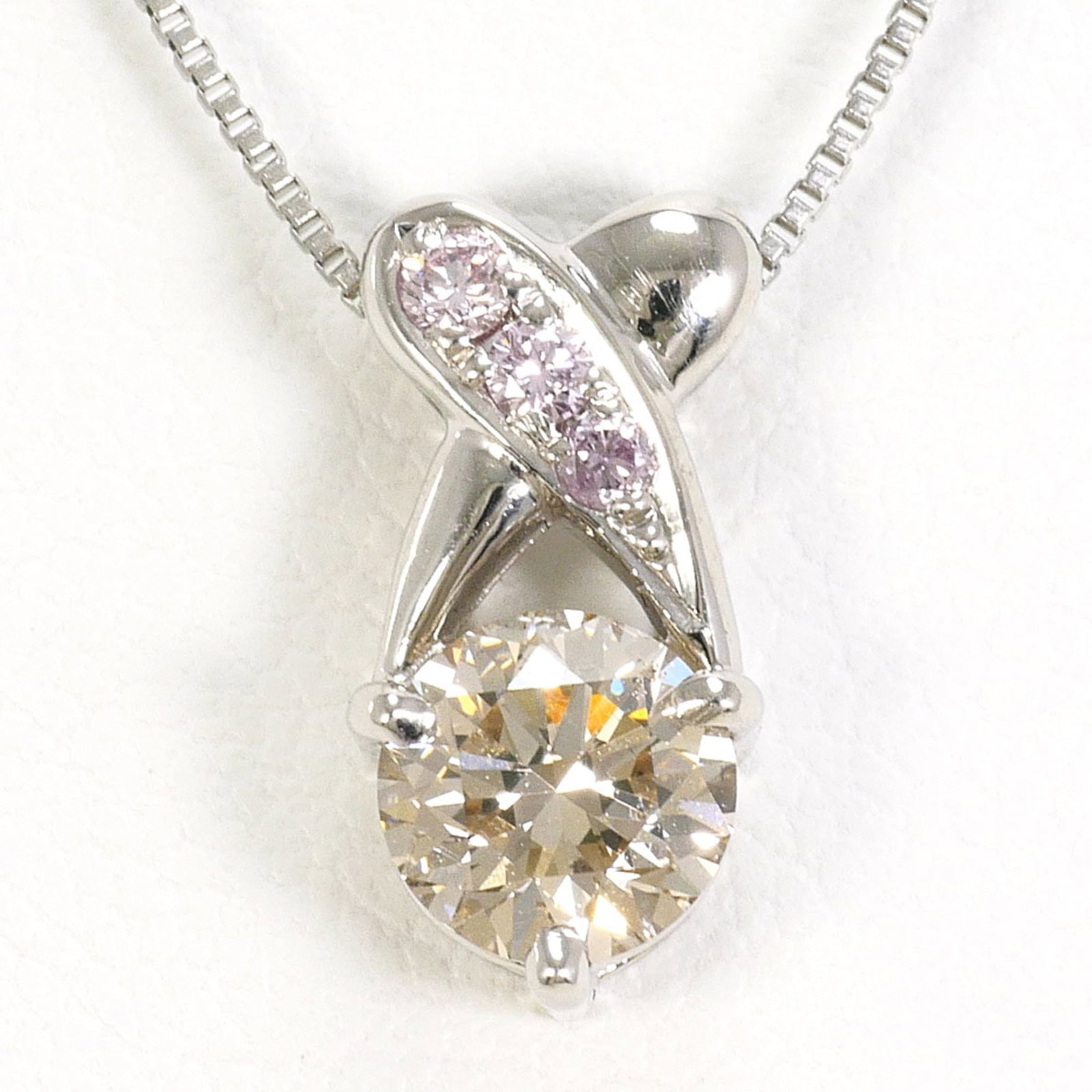 Pt900 Platinum/ Pt850 Necklace With Brown Diamond 0.504Ct And Pink 0.04Ct (Si1 Clarity) Total: Pt900 Platinum/ Pt850 Necklace With Brown Diamond 0.504Ct And Pink 0.04Ct (Si1 Clarity) Total Pt900 Platinum/ Pt850 Necklace With Brown Diamond 0.504Ct And Pink 0.04Ct (Si1 Clarity) Total - A