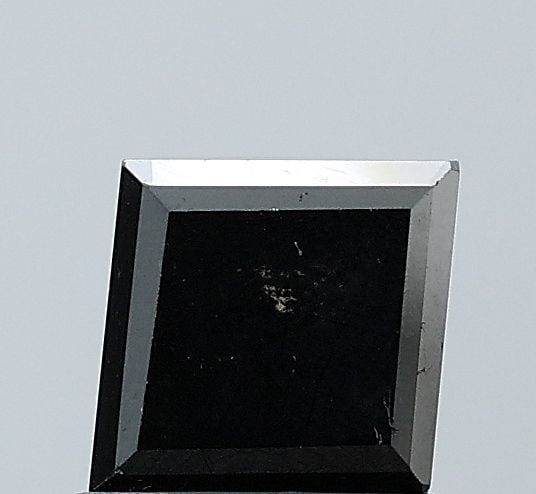 Square 1.05ct Black VVS2 - Loose Natural Diamond: Square 1.05ct Black VVS2 - Loose Natural Diamond Square cut diamond with exceptional clarity and polish, measuring 1.05 carats in a unique black color. Bearing a high level of symmetry and a precise