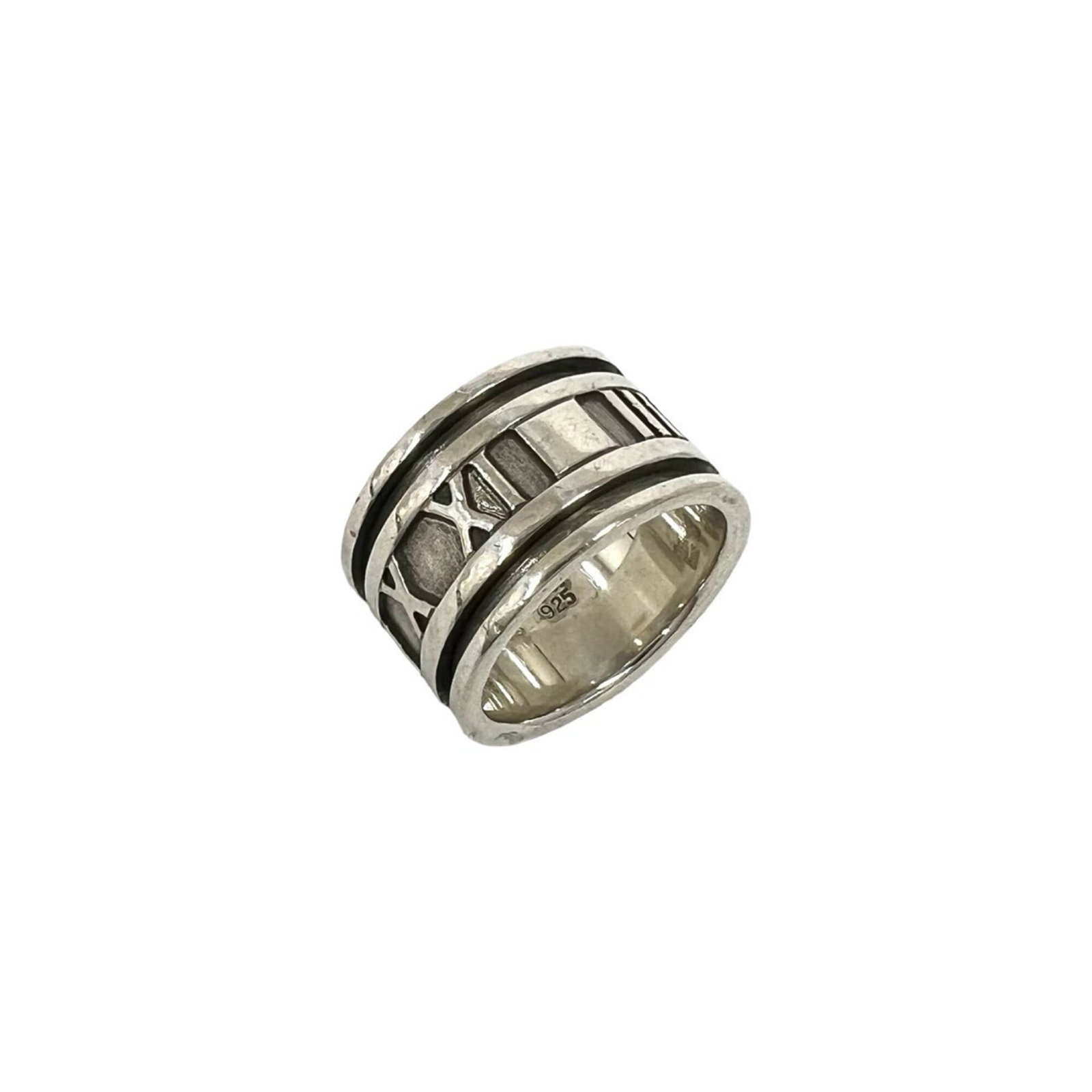 Silver Ring Band Tiffany: Silver Ring Band Tiffany Silver Ring Band Tiffany is made from high-quality silver (925 US) and features a classic design. This elegant band ring is available in size 5.5, perfect for those looking to