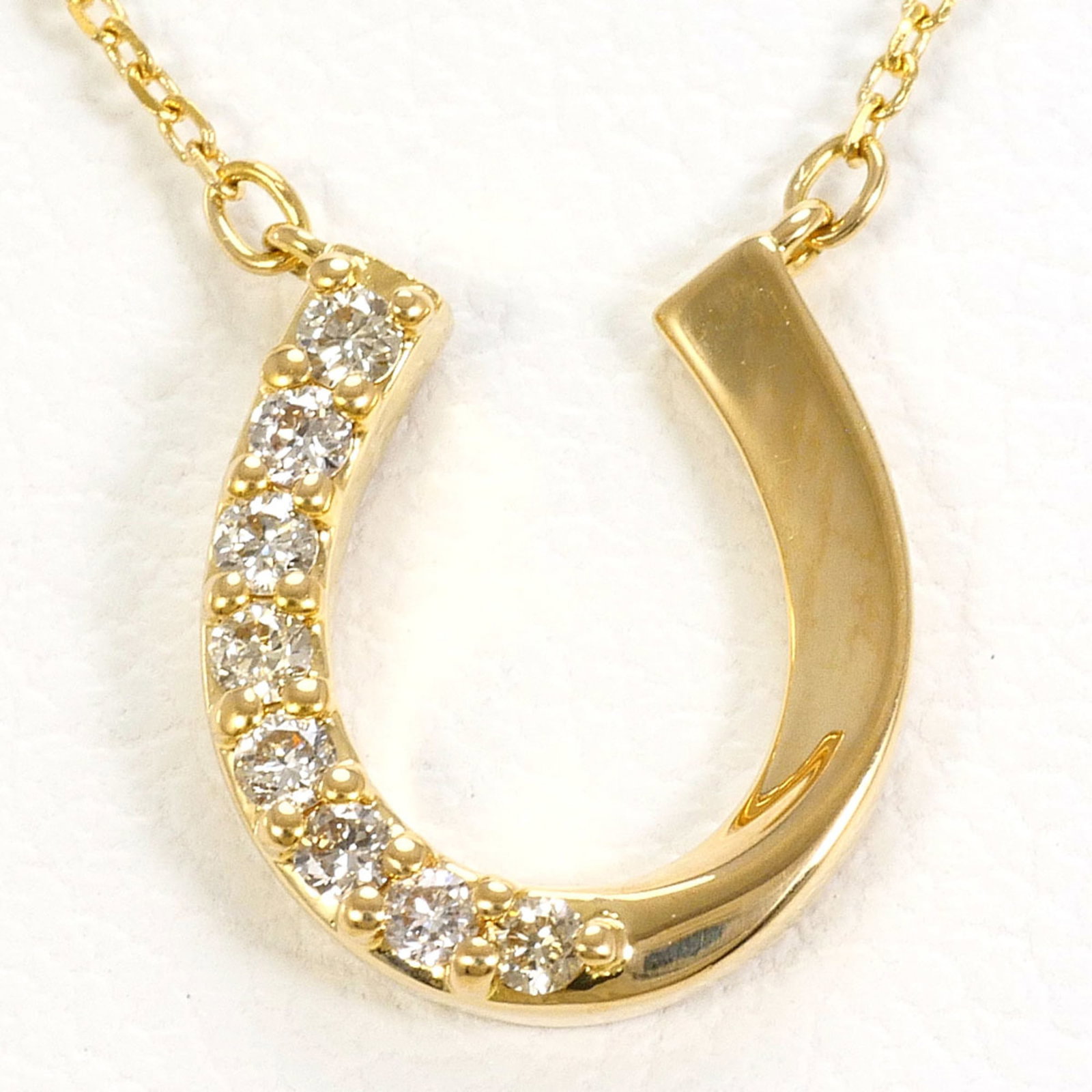 18K (18-Karat) Yellow Gold Necklace With Diamond (Carat Weight Not Stamped) Total Weight 1.4G 41Cm: 18K (18-Karat) Yellow Gold Necklace With Diamond (Carat Weight Not Stamped) Total Weight 1.4G 41Cm 18K yellow gold necklace with a diamond pendant, featuring a total weight of 1.4g and a 41cm circumfe