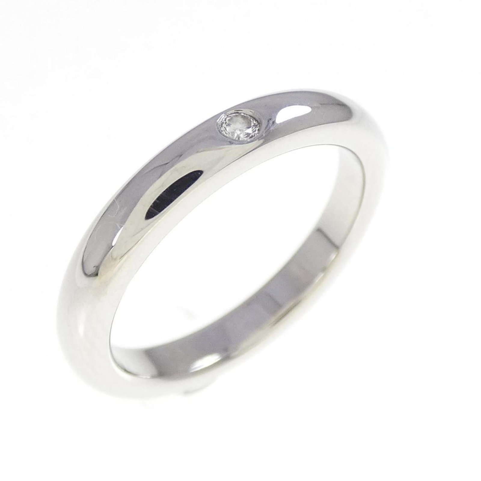 Ring platinum band 950 Tiffany: Ring platinum band 950 Tiffany Platinum band ring from Tiffany, featuring a high-quality platinum material and a US size 3.5 design. This elegant band showcases the luxury of Tiffany's craftsmanship, 