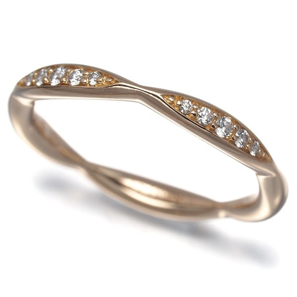 Chanel Ring Diamond Camelia Half Eternity Eu49 18K 750 Rose Gold: Chanel Ring Diamond Camelia Half Eternity Eu49 18K 750 Rose Gold Chanel's Camelia Half Eternity ring shines in 18k rose gold, featuring a natural diamond set into a timeless design. The EU49 size ensu