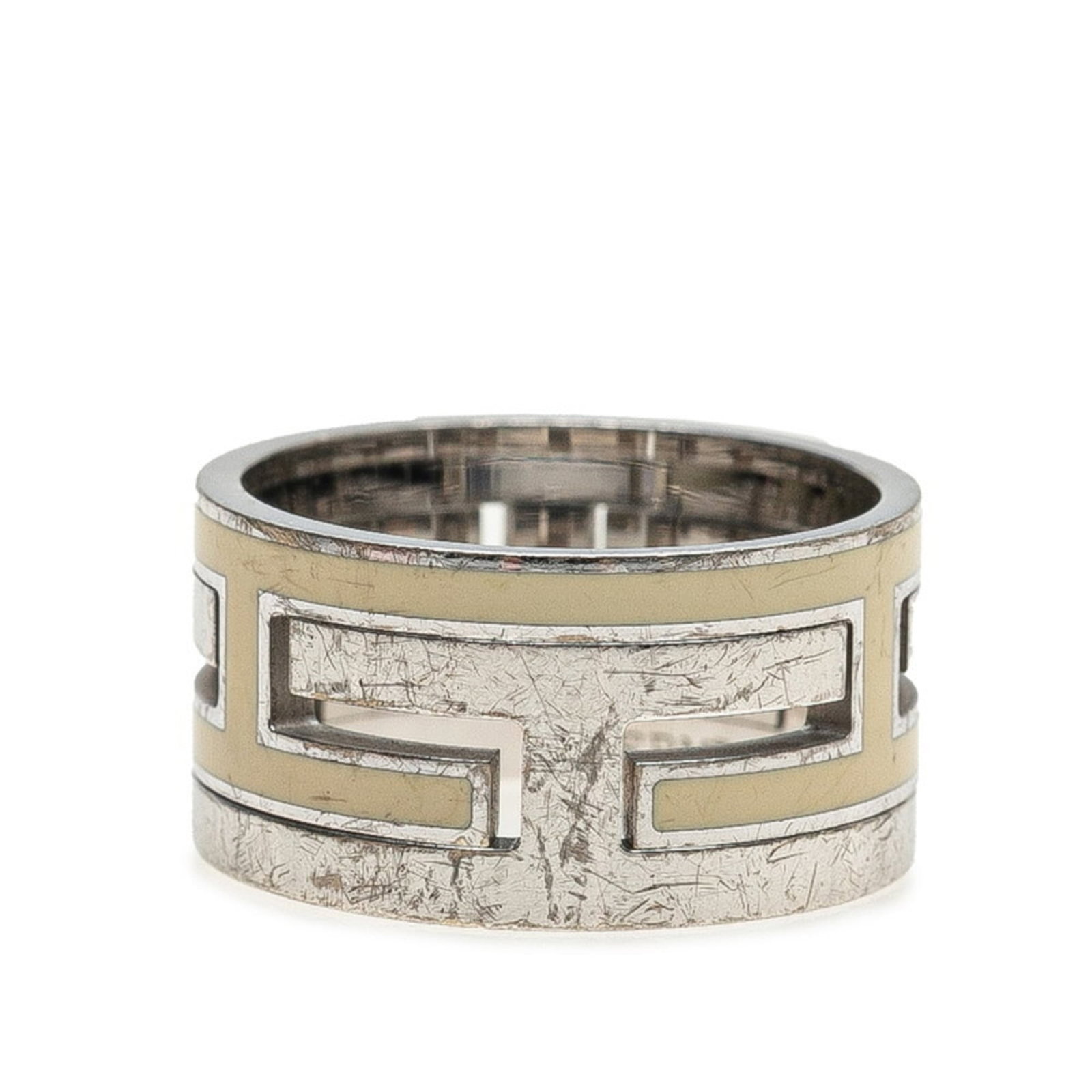Ring silver band 925 by Hermes: Ring silver band 925 by Hermes Silver band ring from Hermes, crafted with 925 sterling silver and featuring a sleek design. This elegant piece measures 5.5 in US size, 9.7mm wide, and weighs 6.6g. Its