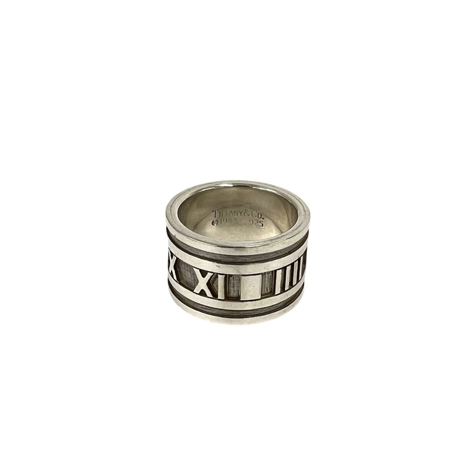 Silver Ring Band Tiffany: Silver Ring Band Tiffany Silver Ring Band Tiffany, made from high-quality silver (925 US), features a sleek and modern design. This classic band ring is available in size 4.5, providing a comfortable 