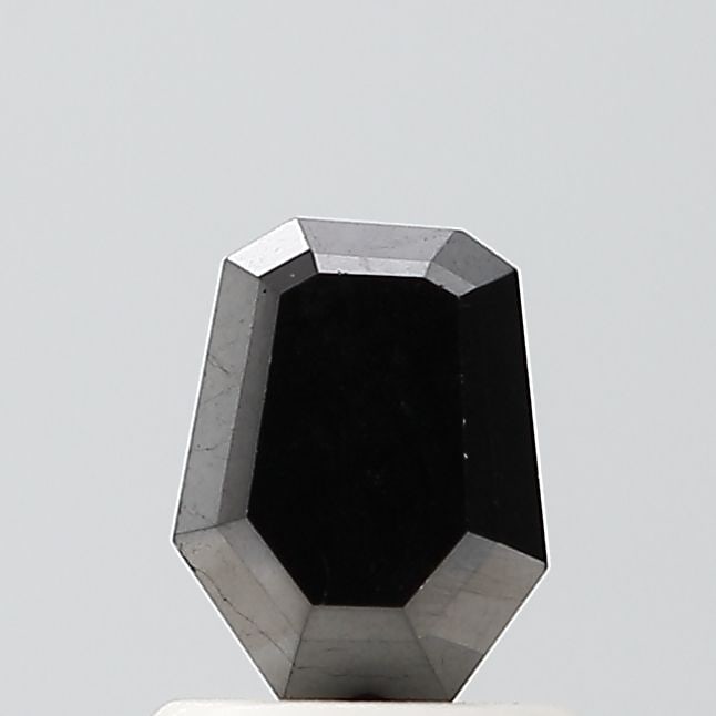 Calf 0.83ct Black VVS2 - Loose Natural Diamond: Calf 0.83ct Black VVS2 - Loose Natural Diamond 0.83ct Black VVS2 - Loose Natural Diamond, showcasing exceptional clarity and polish with an EX symmetry, and bearing the mark of a masterful cut that hi