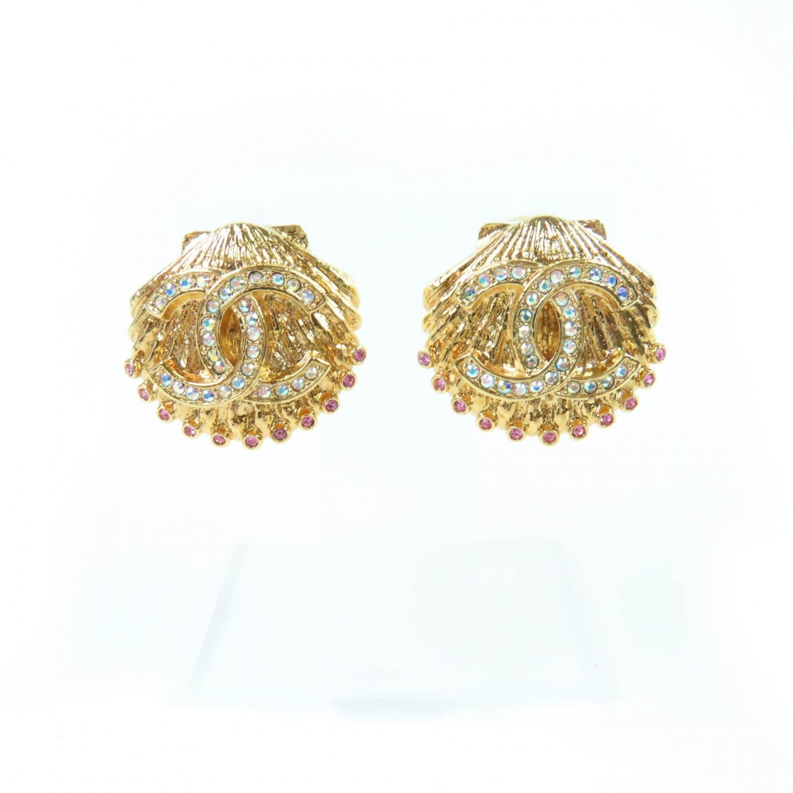 Shell rhinestone design coco gold made in France women's box earrings with Chanel. (1 of 8)