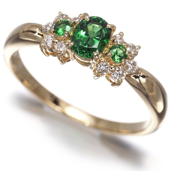 Tasaki Ring Green Garnet 0.46Ct Diamond 0.17Ct Us7.25-7.5 18K Yg: Tasaki Ring Green Garnet 0.46Ct Diamond 0.17Ct Us7.25-7.5 18K Yg Yellow gold ring featuring a natural green garnet and two diamonds, one totaling 0.46ct and the other 0.17ct, set in a 18k design with 