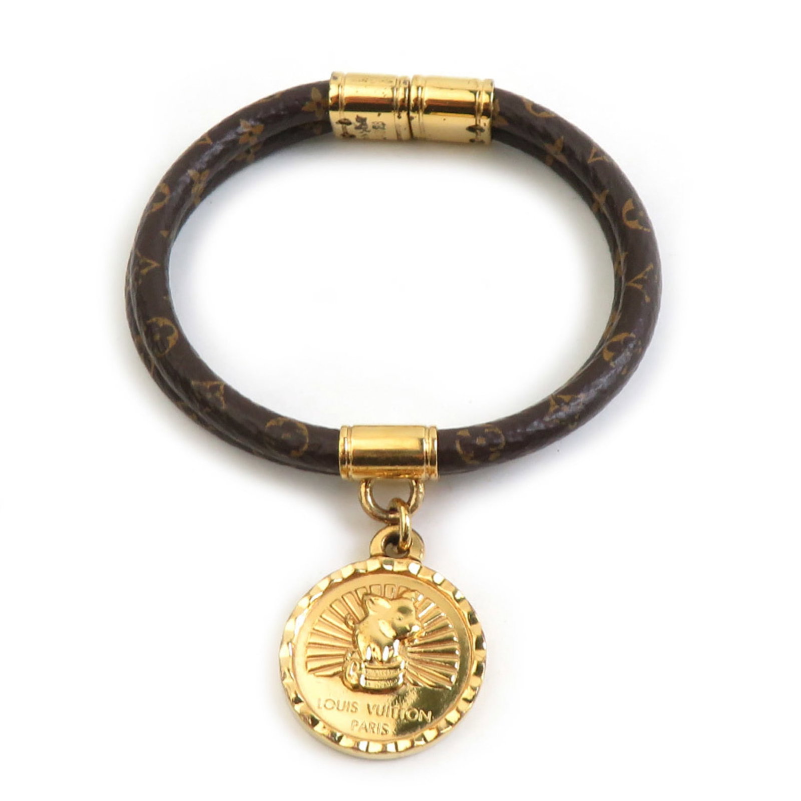 Canvas Charm Monogram Louis Vuitton: Canvas Charm Monogram Louis Vuitton Canvas Charm Monogram Louis Vuitton features a canvas charm with the iconic monogram pattern, measuring 15.2cm in length, presented in a brown color. This charm bra