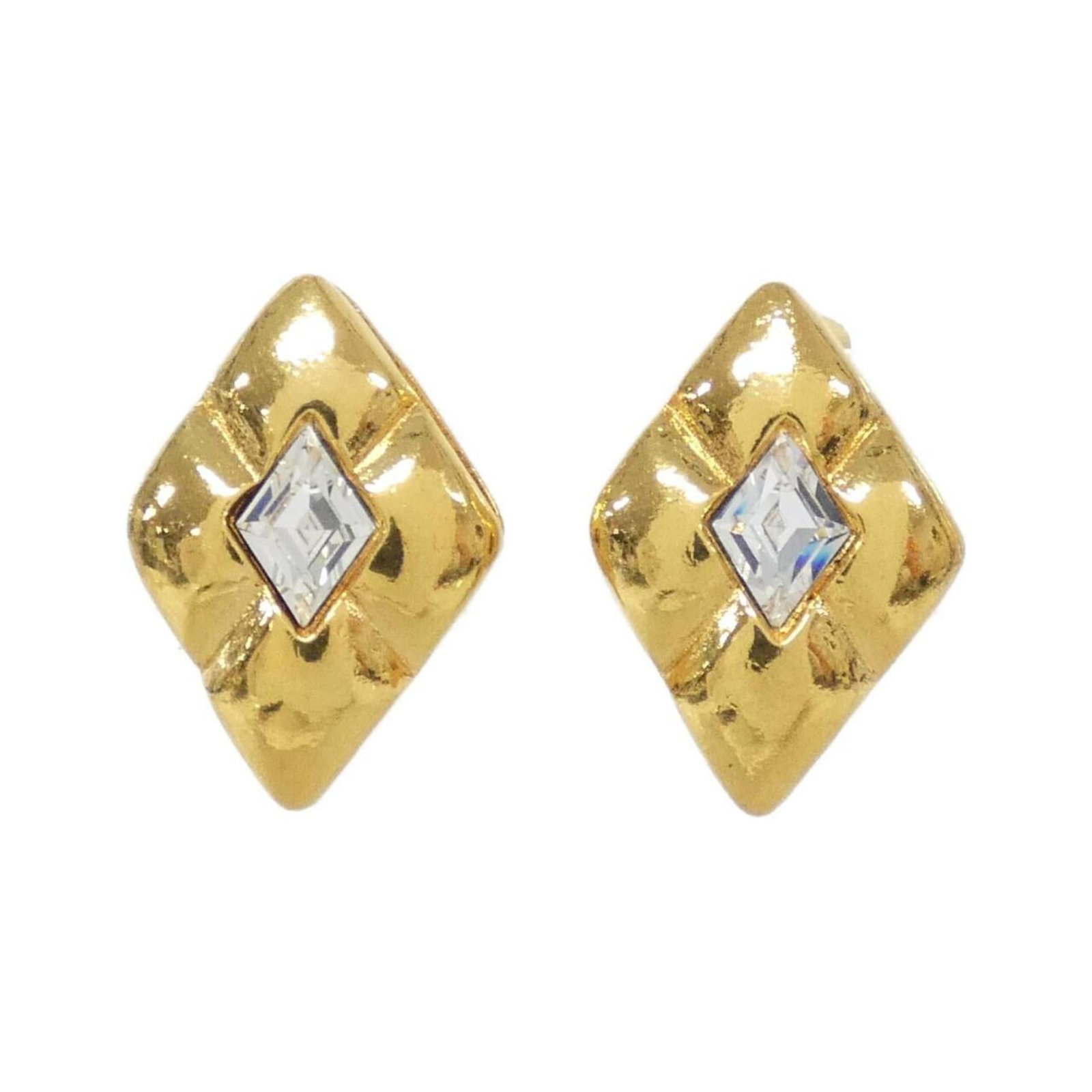 Chanel clip earrings: Chanel clip earrings Chanel clip earrings in clear, featuring a sleek and modern design. Made from high-quality materials with precise dimensions at 30mm x 20mm / 1.18'' x 0.79''. The clear finish sho