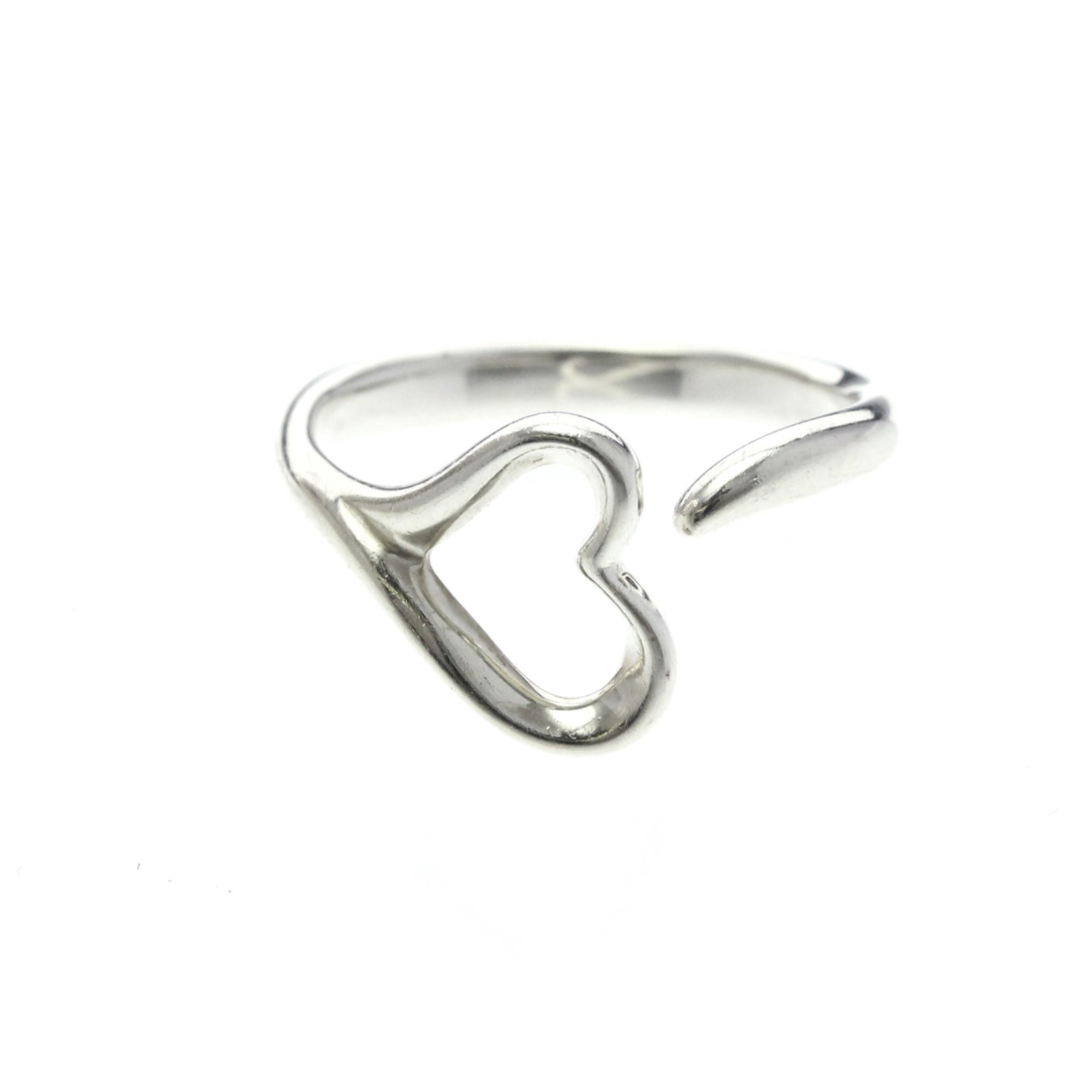 Silver Ring Band Tiffany: Silver Ring Band Tiffany Silver Ring Band Tiffany features an open heart design in sterling silver, crafted from high-quality 925 metal. This fashion band ring boasts a sleek and modern look with a wi