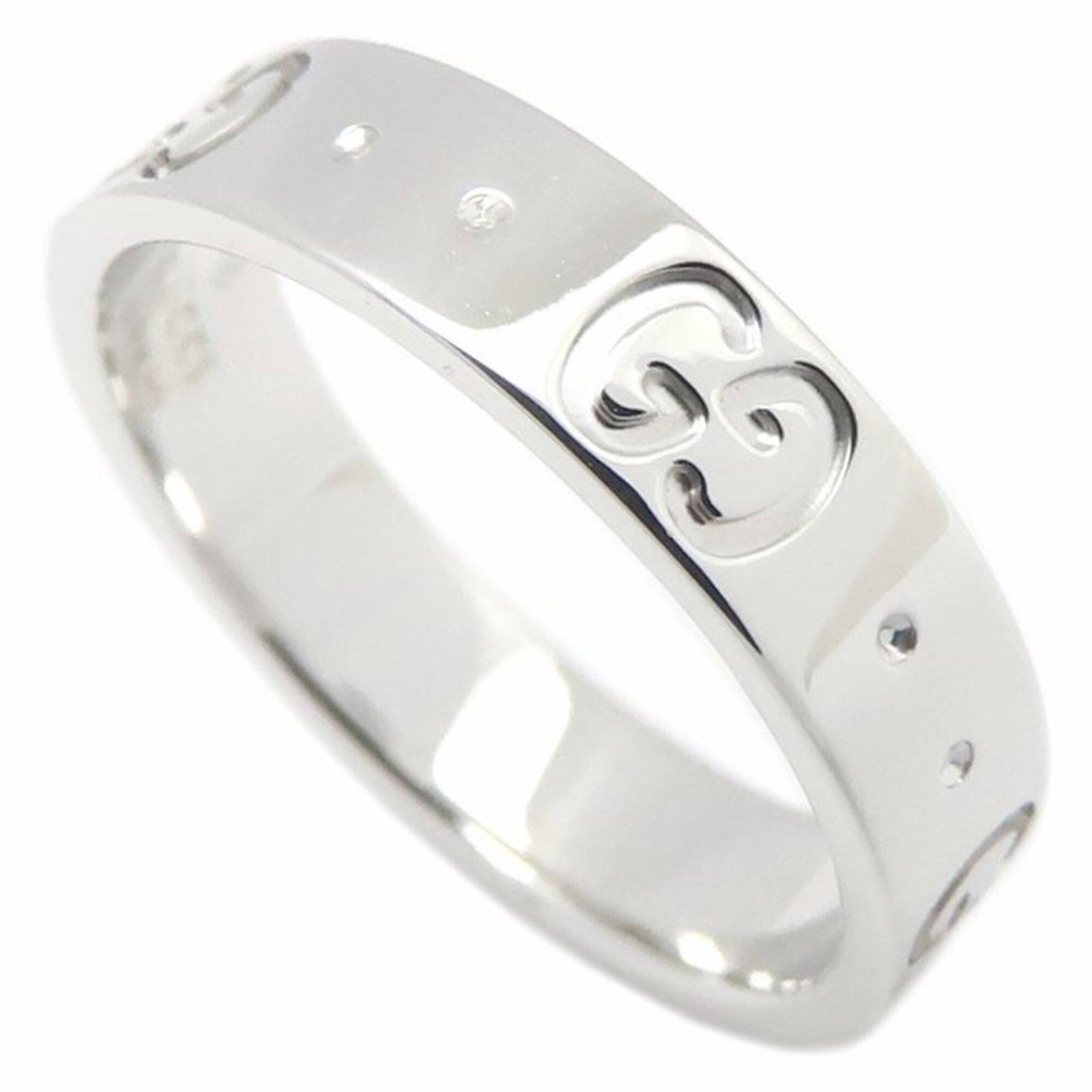 White Gold 18k Gucci Ring Band: White Gold 18k Gucci Ring Band White gold 18k Gucci ring band, boasting sleek lines and understated elegance. This 4mm wide band features 18k white gold construction and weighs 3.2g. A stylish
