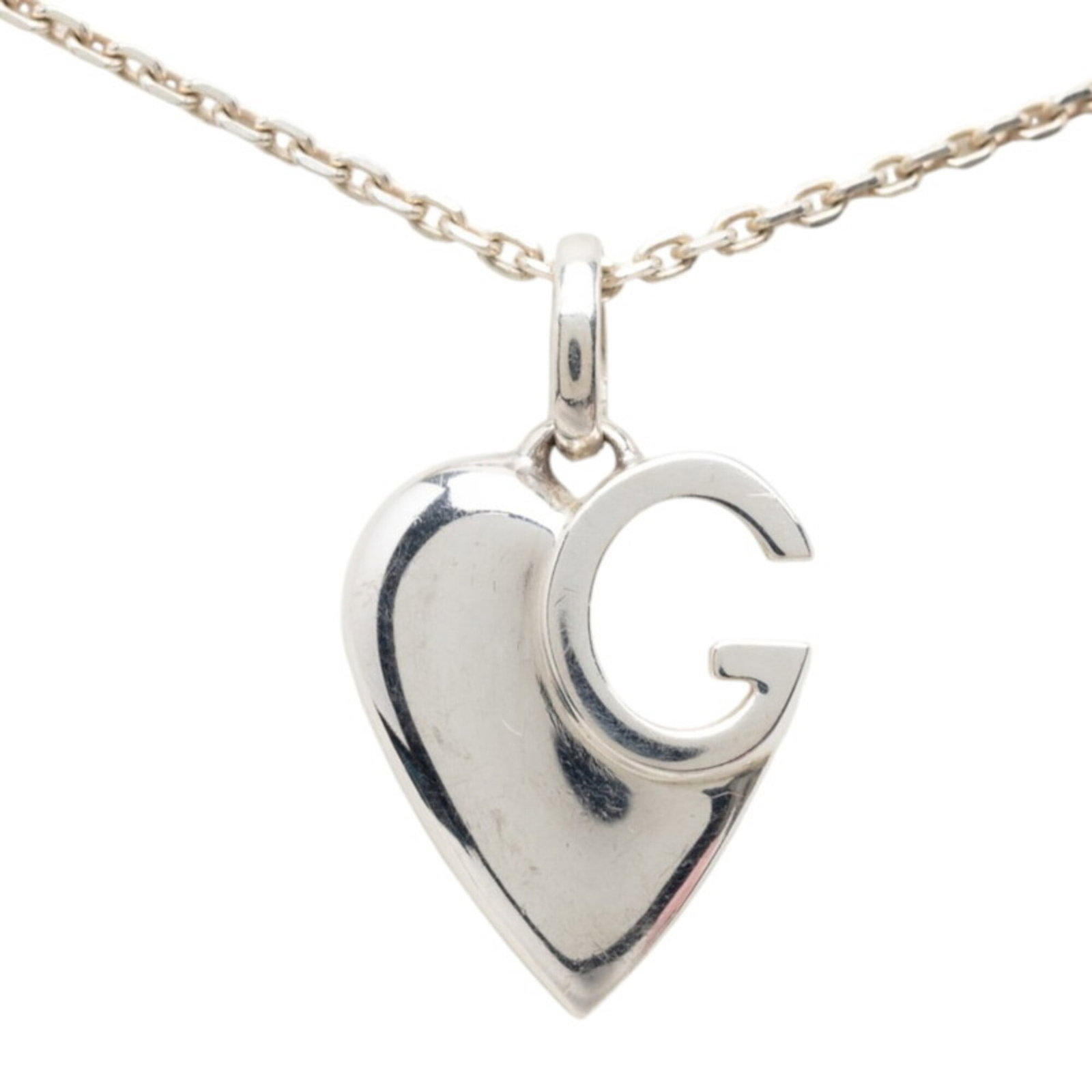 Gucci G Heart Chain Pendant Necklace Sv925 Silver Women'S Gucci: Gucci G Heart Chain Pendant Necklace Sv925 Silver Women'S Gucci Silver Gucci G Heart Chain Pendant Necklace for Women, made from high-quality 925 silver. This elegant pendant necklace features a