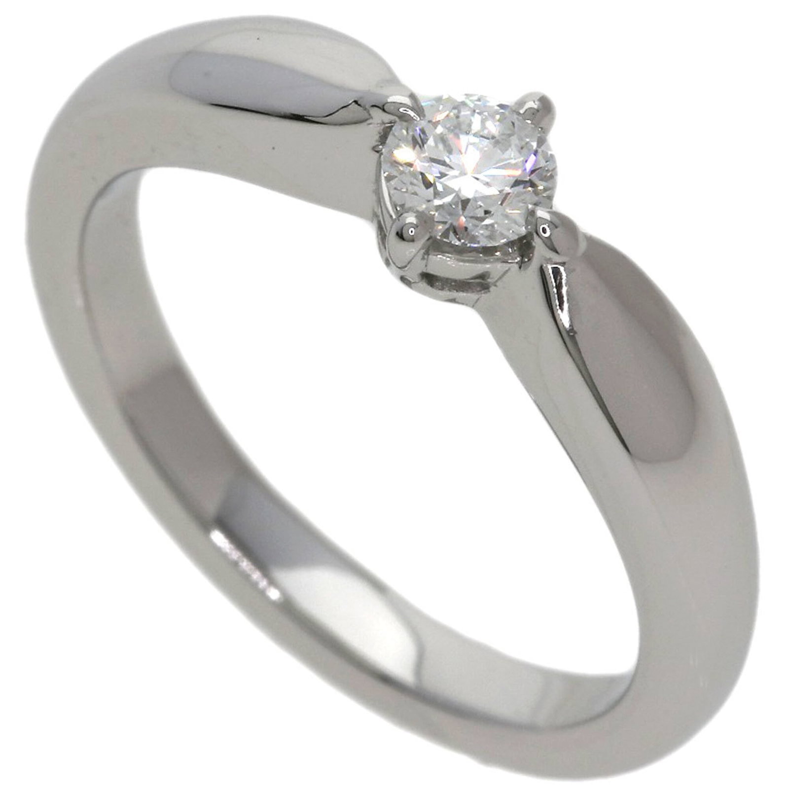 Bvlgari Platinum 950 Band Ring: Bvlgari Platinum 950 Band Ring Bvlgari Platinum 950 Band Ring, featuring a diamond stone and made from high-quality platinum 950 material. This elegant band ring boasts a classic design that exudes