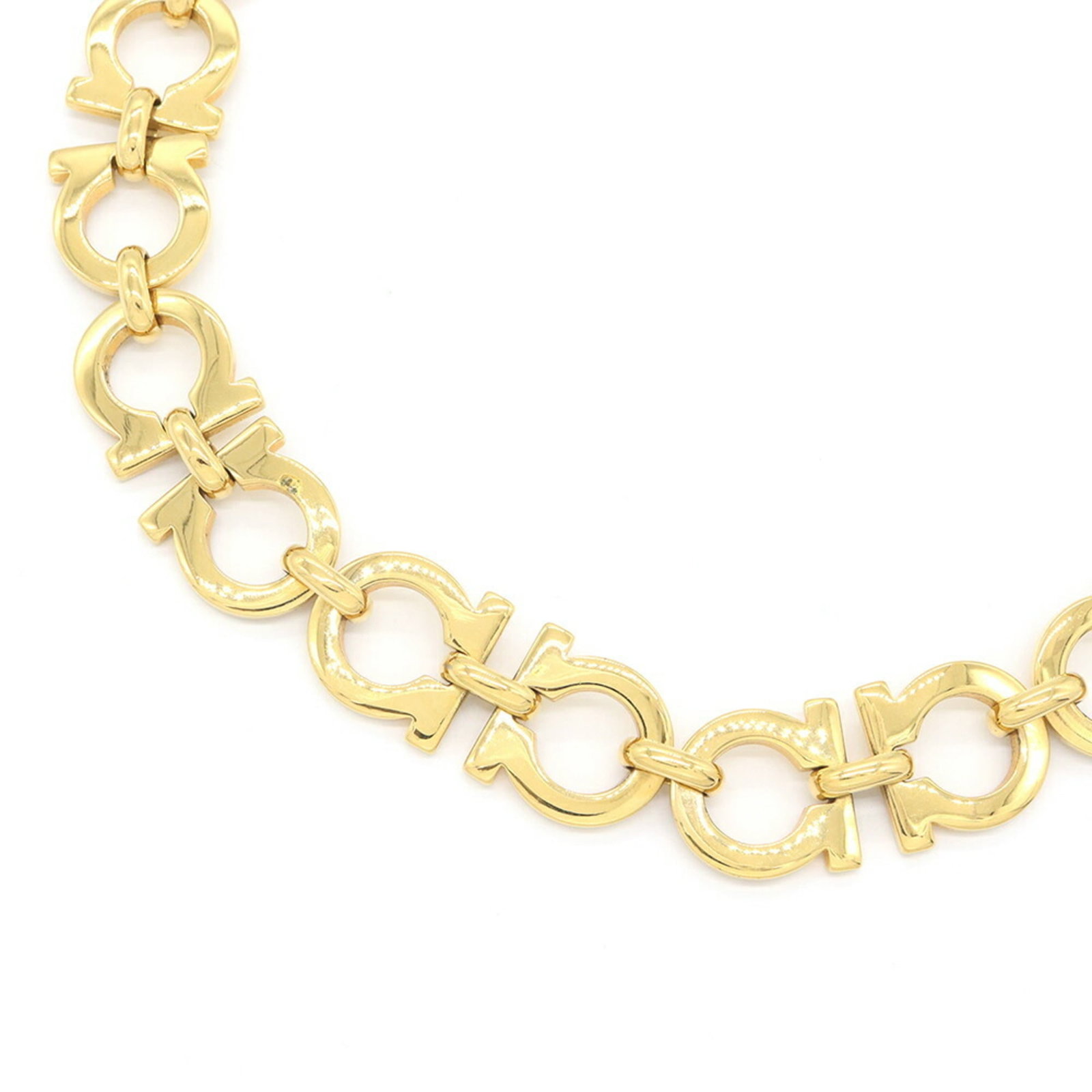 Salvatore Ferragamo Necklace Gancini Design Gold Metal Pendant Choker All-Over Women'S Salvatore: Salvatore Ferragamo Necklace Gancini Design Gold Metal Pendant Choker All-Over Women'S Salvatore Gold metal pendant choker from Salvatore Ferragamo's Gancini design, featuring an all-over women's neck