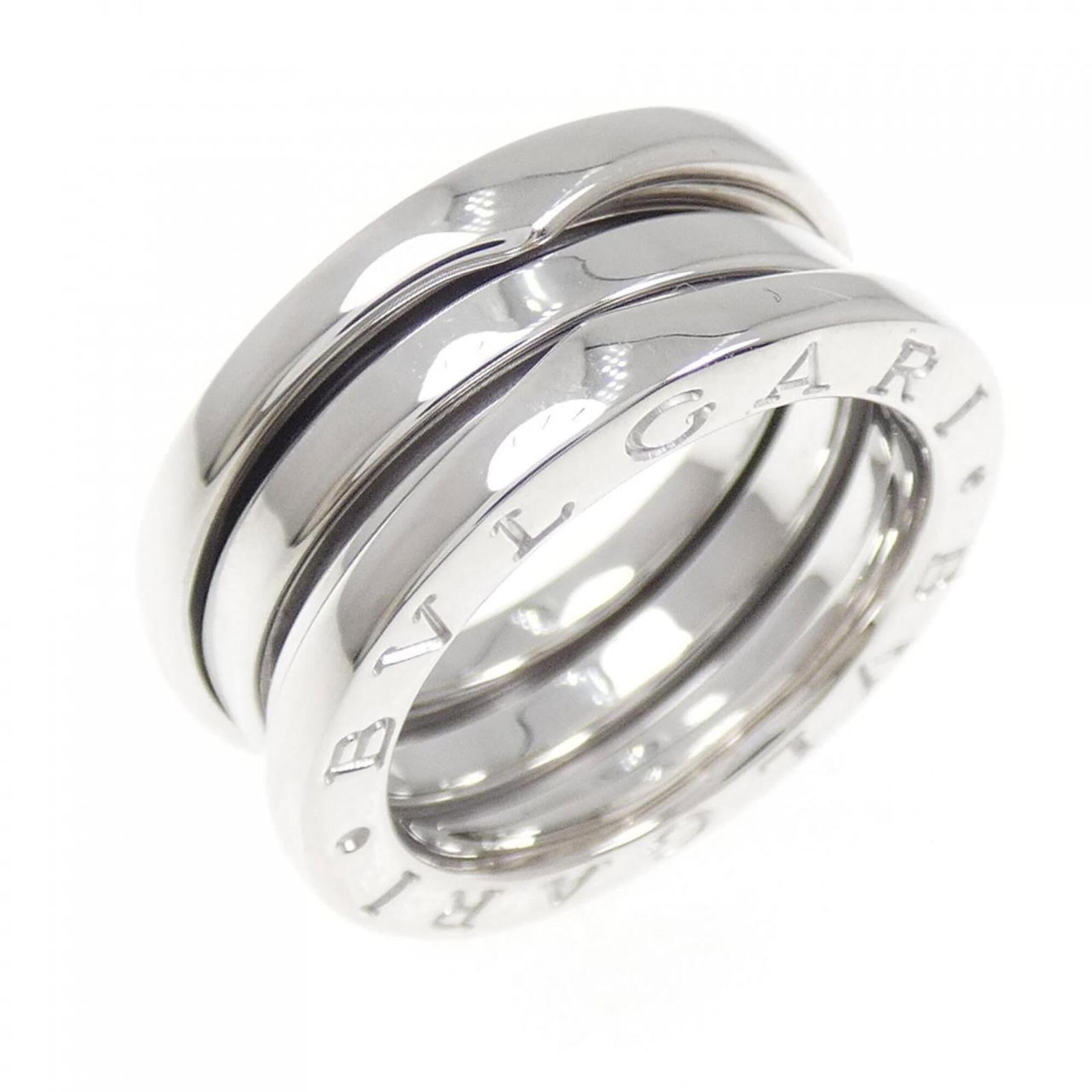 Bvlgari Band Ring White Gold (18K): Bvlgari Band Ring White Gold (18K) Bvlgari Band Ring White Gold (18K) features a sleek design in white gold, a premium material. This band ring is sized to fit comfortably at US size 5.5 and made from