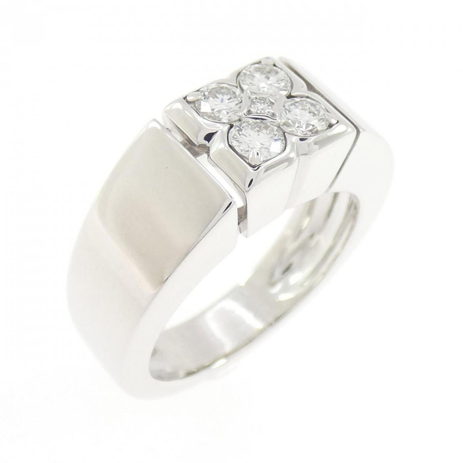 Van Cleef & Arpels Band Ring White Gold (18K): Van Cleef & Arpels Band Ring White Gold (18K) Van Cleef & Arpels Band Ring White Gold (18K) features a sleek and sophisticated design, showcasing the luxury brand's signature style. Crafted from 18K w
