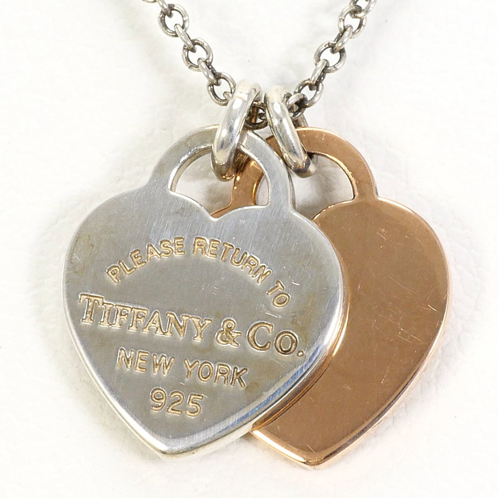 Tiffany & Co. Return To Double Heart Silver Necklace Total Weight 2.8G 41Cm Like New Condition.: Tiffany & Co. Return To Double Heart Silver Necklace Total Weight 2.8G 41Cm Like New Condition. This Tiffany & Co. Return To Double Heart silver necklace boasts a striking design with a total weight