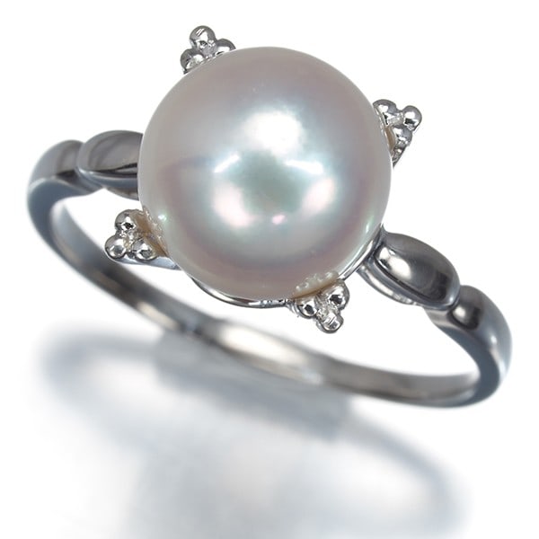 Akoya pearl ring platinum 8.7mm us6-6.25: Akoya pearl ring platinum 8.7mm us6-6.25 Platinum ring featuring an impressive Akoya pearl, measuring approximately 8.7mm in size, set against a sleek platinum band with a base metal purity of 950. Th