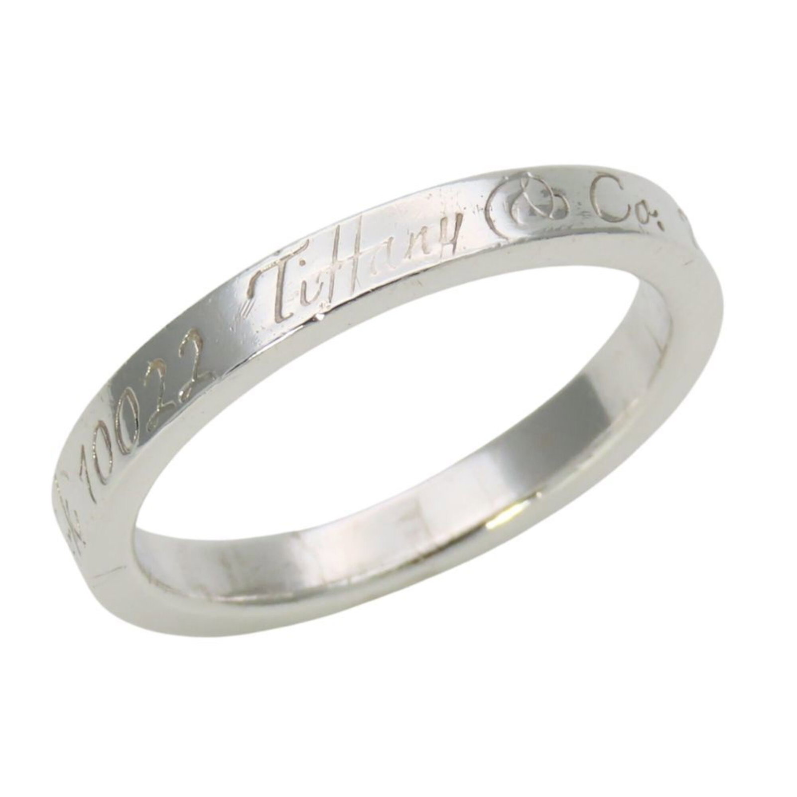 Silver Ring Band Tiffany: Silver Ring Band Tiffany Silver Ring Band Tiffany is made from high-quality silver (925) and features a sleek, modern design. This elegant band ring measures 2.8mm in width and weighs 3g, making it a 