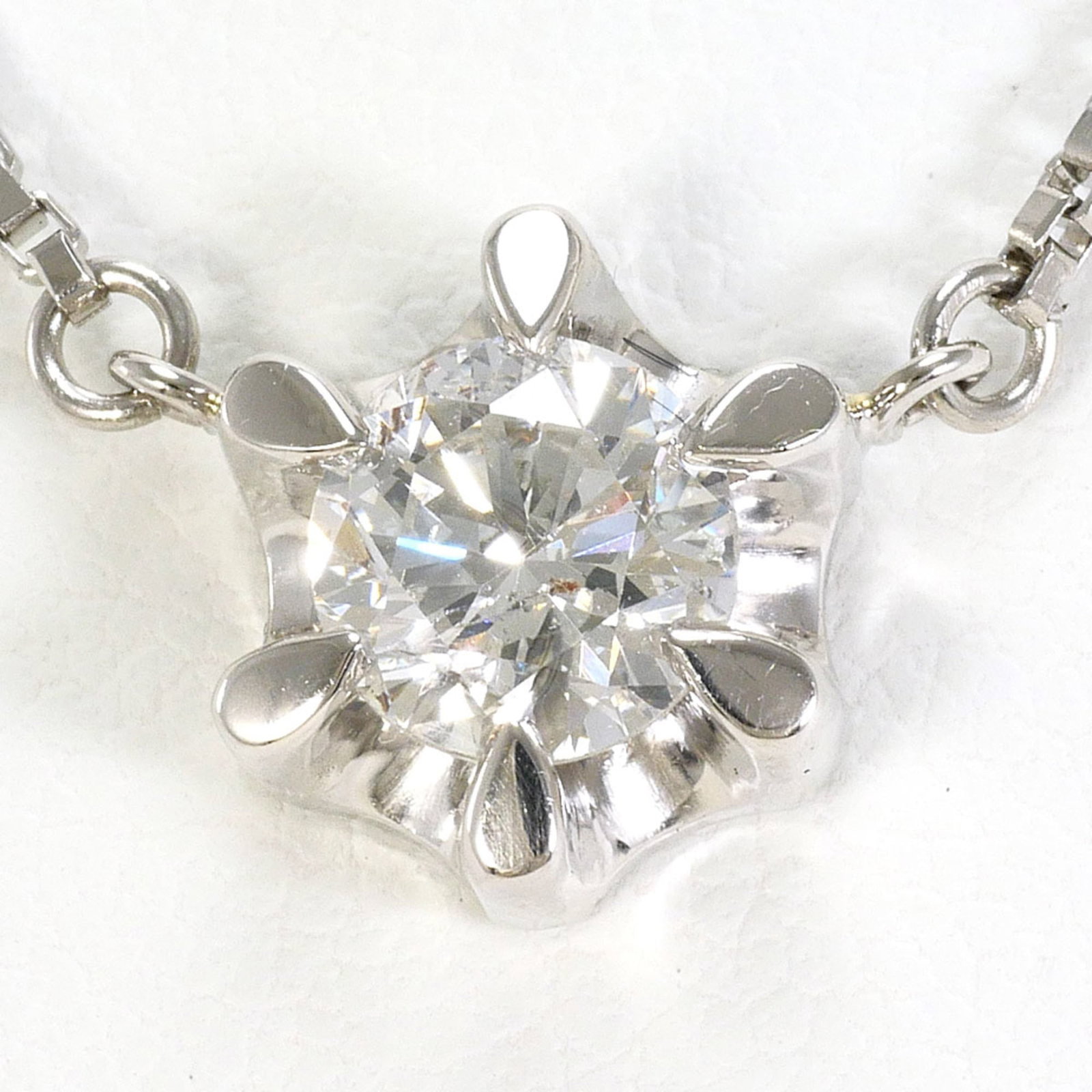 Pt850 Platinum Necklace With 0.77Ct Diamond (I1 Clarity) Certificate Of Authenticity Total Weight: Pt850 Platinum Necklace With 0.77Ct Diamond (I1 Clarity) Certificate Of Authenticity Total Weight Platinum necklace featuring a 0.77ct diamond with I1 clarity, certified by the seller. The necklace's