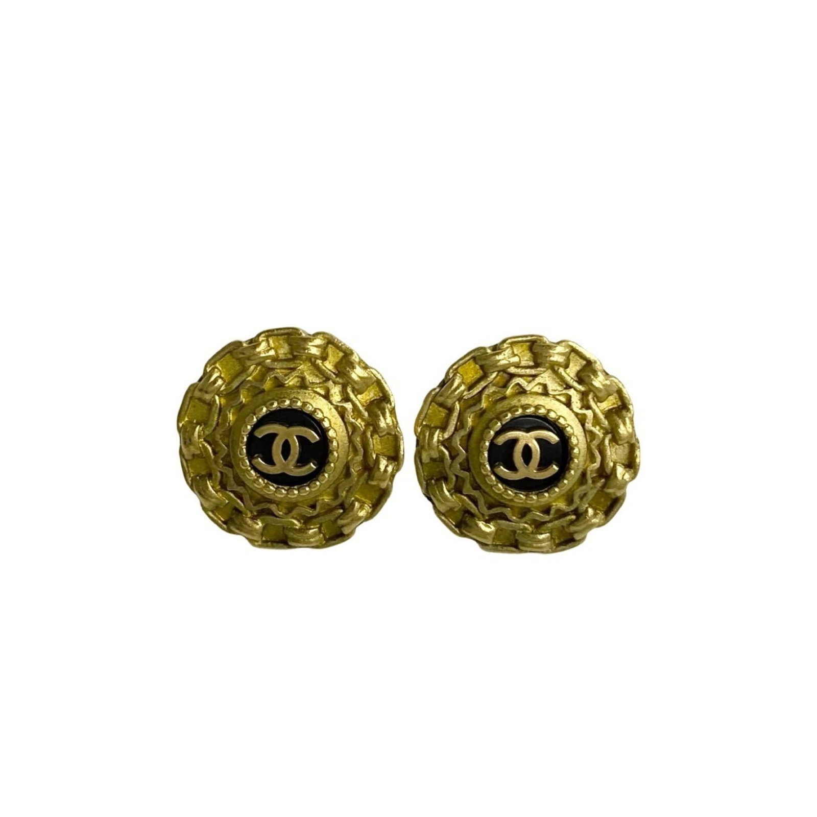 Chanel Clip Earrings Gold Plating: Chanel Clip Earrings Gold Plating Gold plating adds a touch of luxury to these sleek clip earrings from Chanel, featuring a subtle gold finish. Made with high-quality materials, they have a compact